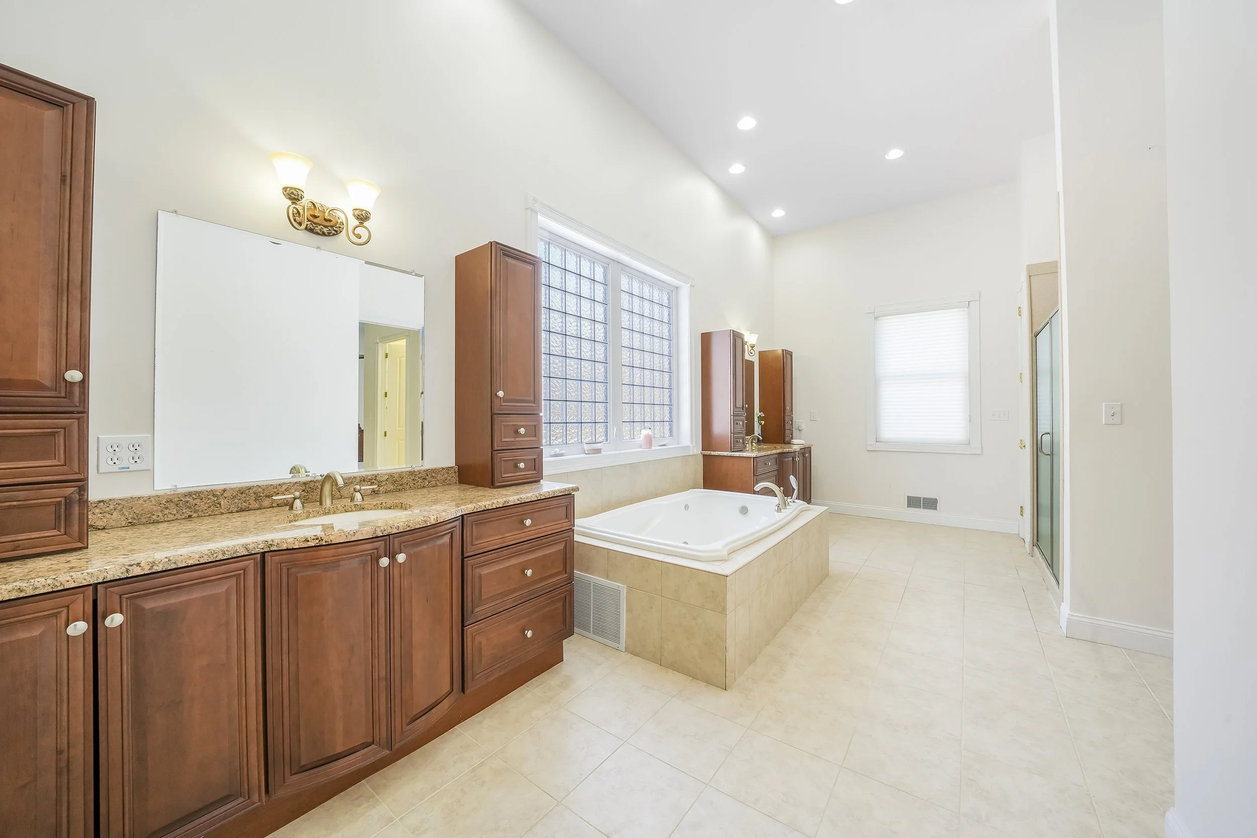 Master Bath 2.jpg