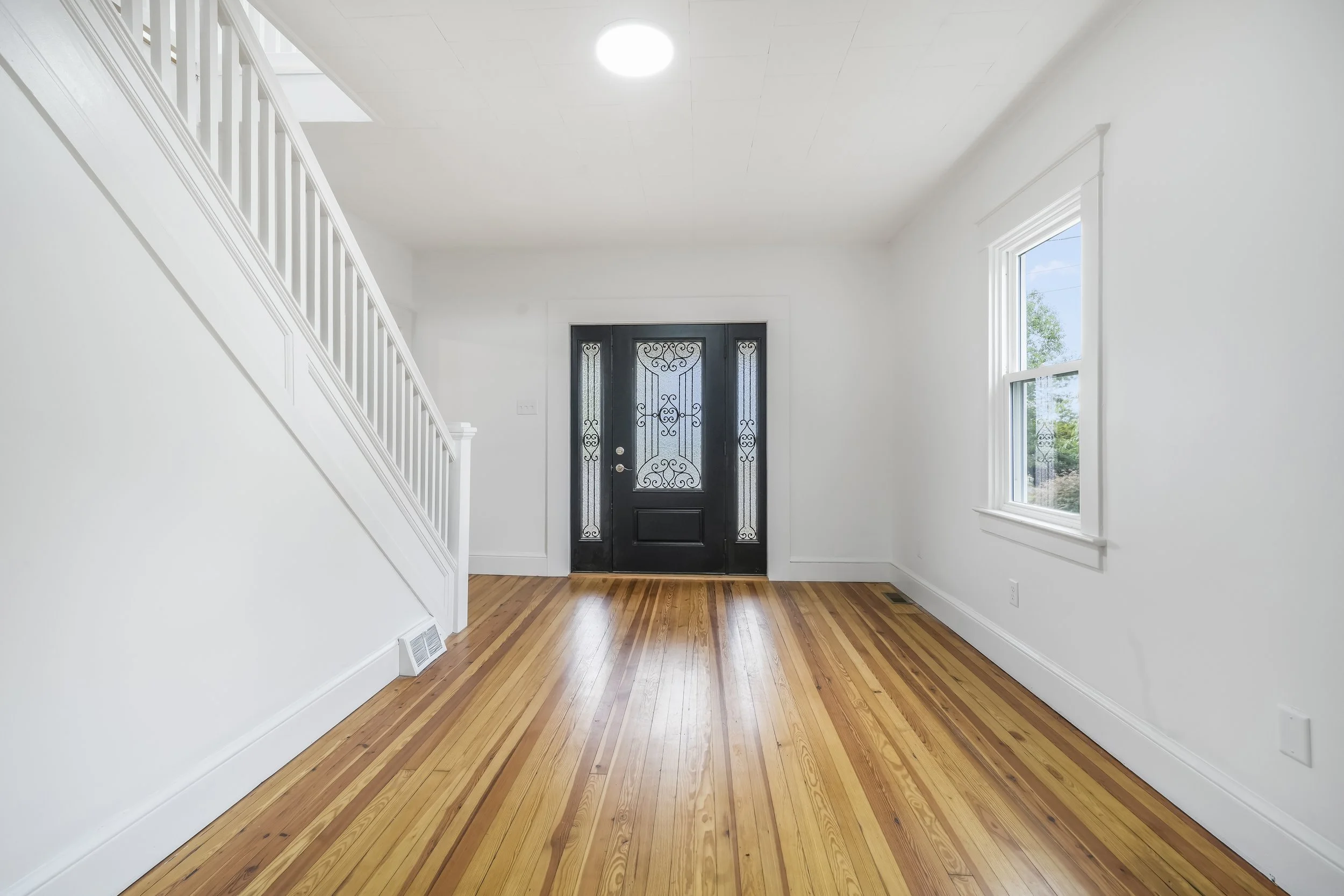 4. Family Room 2.jpeg