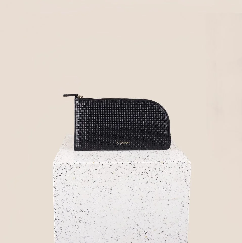 Crossover Black Leather Cassette Bag Asoliani 01.jpg