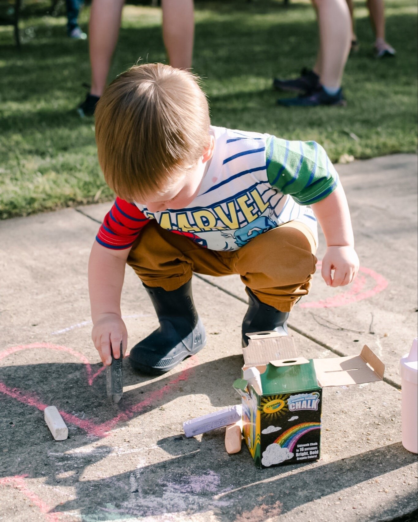 Happy Saturday! One of our favorite things to do over the summer is play outside with chalk!! Our Tiny Tigers love being creative with different drawings and learning new things such as colors and numbers! 

What is your favorite thing to do during t