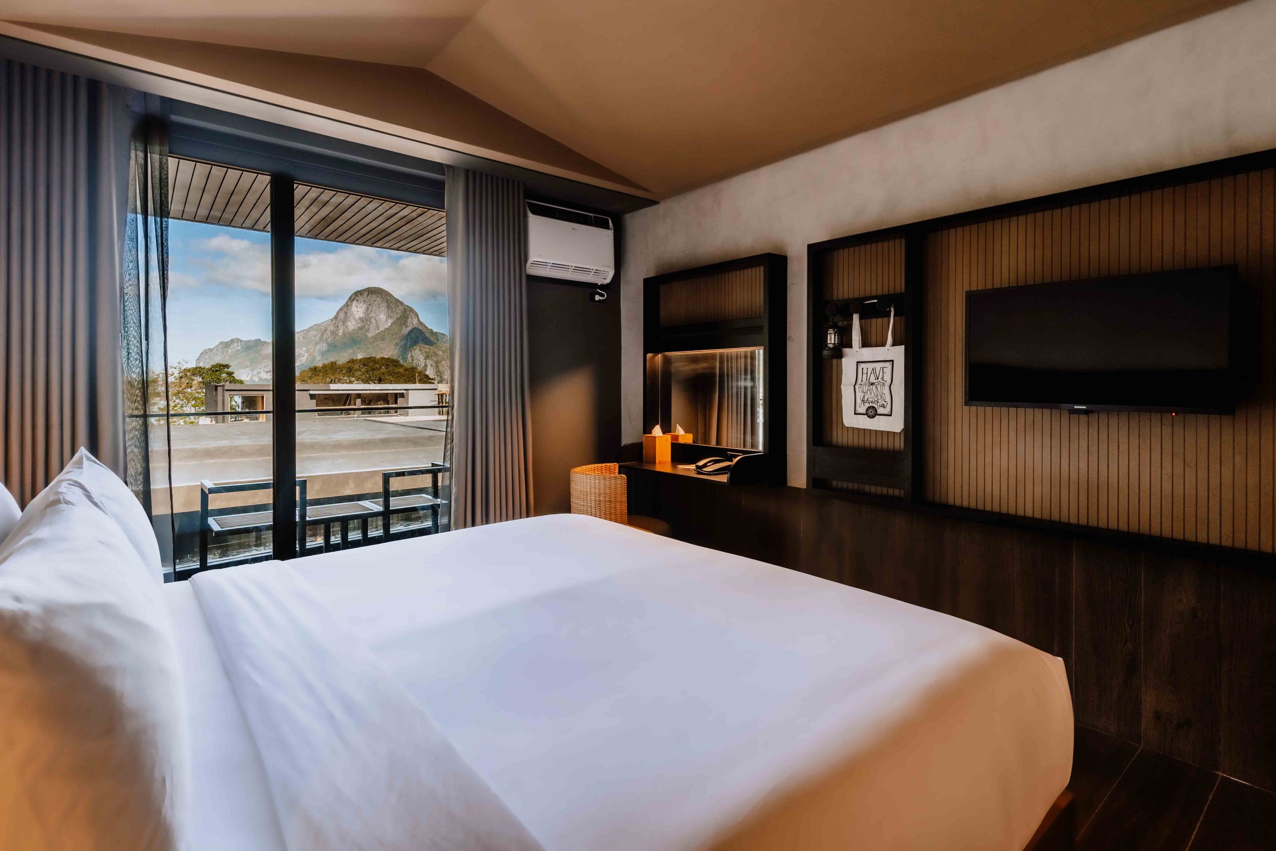 Philippines-Palawan-The-Funny-Lion-El-Nido-King-Room.jpg