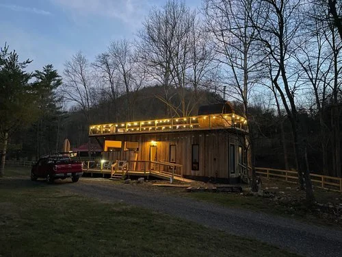 Honylight Glamping. tiny house.jpeg