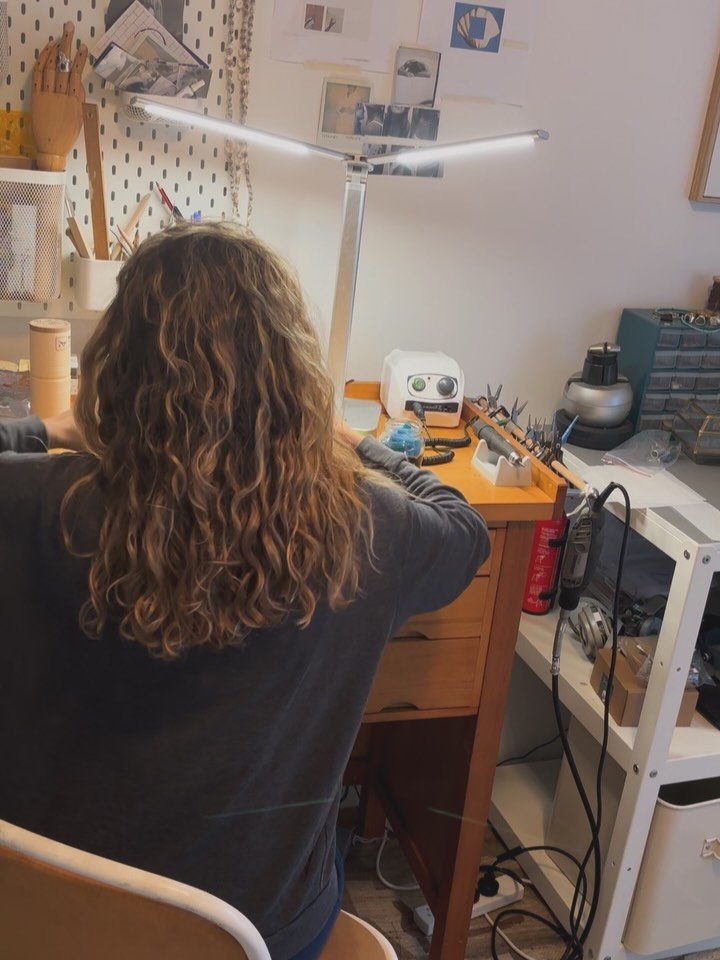 I&rsquo;m back in the studio!

Here&rsquo;s a little glimpse into my week, including some of my very favourite things.
Ocean swims, new pendants, the prettiest south sea pearls, and a little bench time :)

Have you signed up for my newsletter yet?
It