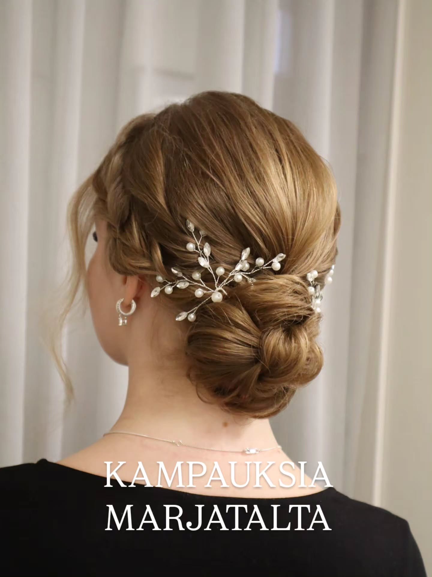 Kampauksia🤍
@beautybymarjatta 

#crystalsalon #h&auml;&auml;kampaus #juhlakampaus
#morsiuskampaus