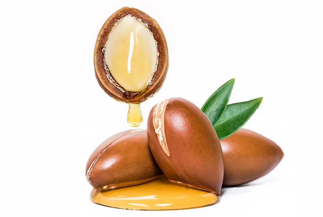 Argan Oil: A plant oil extracted from the kernels of the argan tree which is high in essential fatty acids and antioxidants.
Nourishing skin cells providing anti-aging properties to restore and regenerate your skin, while hydrating and protecting yo