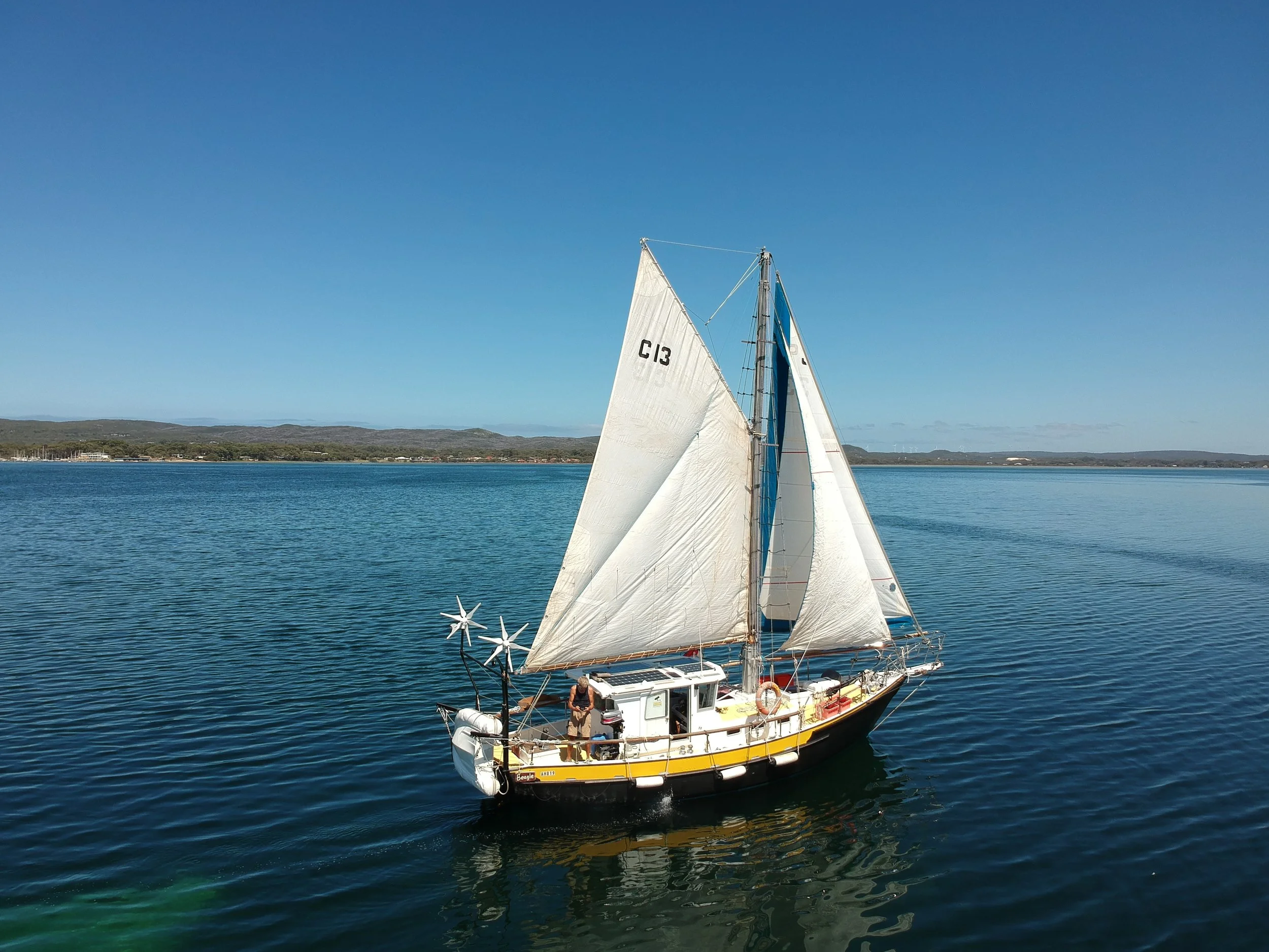 Motor Sailer/ Treasure Hunter