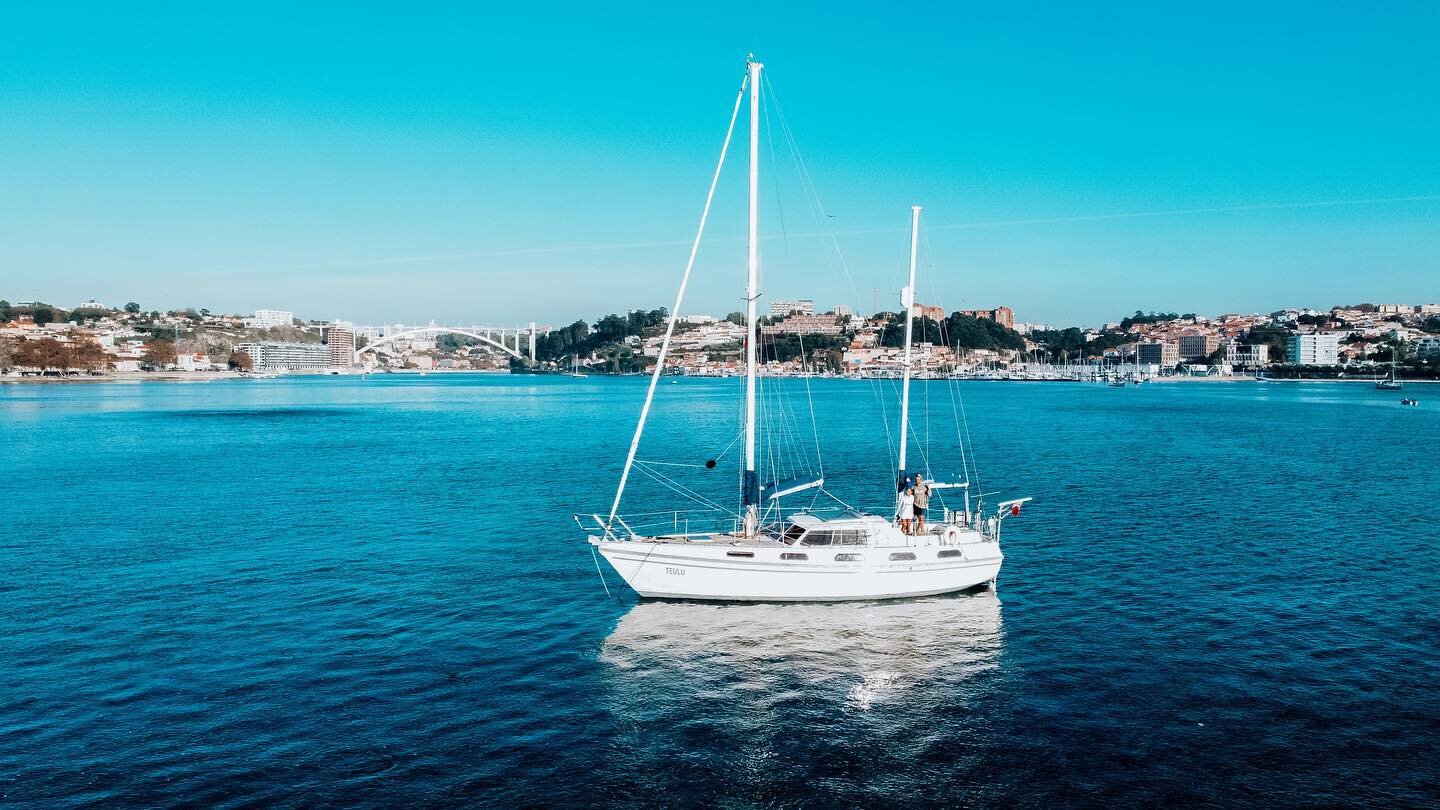 Porto! We have agreed this is one of our favourite European cities. The atmosphere is incredible, the port and culture!  It&rsquo;s got it all 🍷

〰️

#sails #sailing #sail #yacht #adventure #freedom #dream #boat #boating #waves #portugal #pasteldena