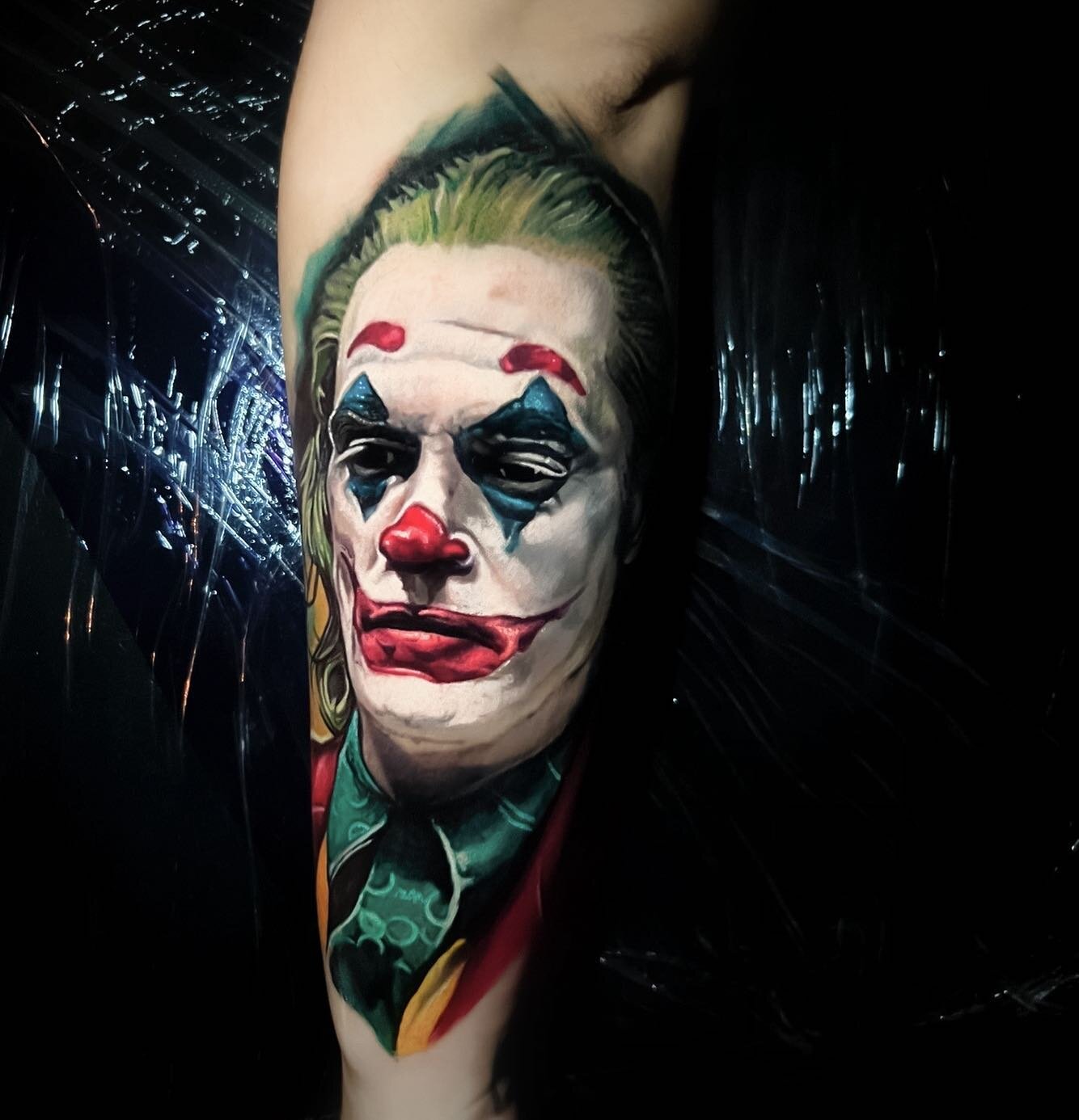 𝔐𝔞𝔡𝔚𝔬𝔯𝔩𝔡

&quot;For My Whole Life, I Didn't Know If I Even Really Existed. But I Do And People Are Starting To Notice.&quot;

Finally got to do this piece on Emily's clown themed sleeve. I've been waiting for this one ever since we first spok