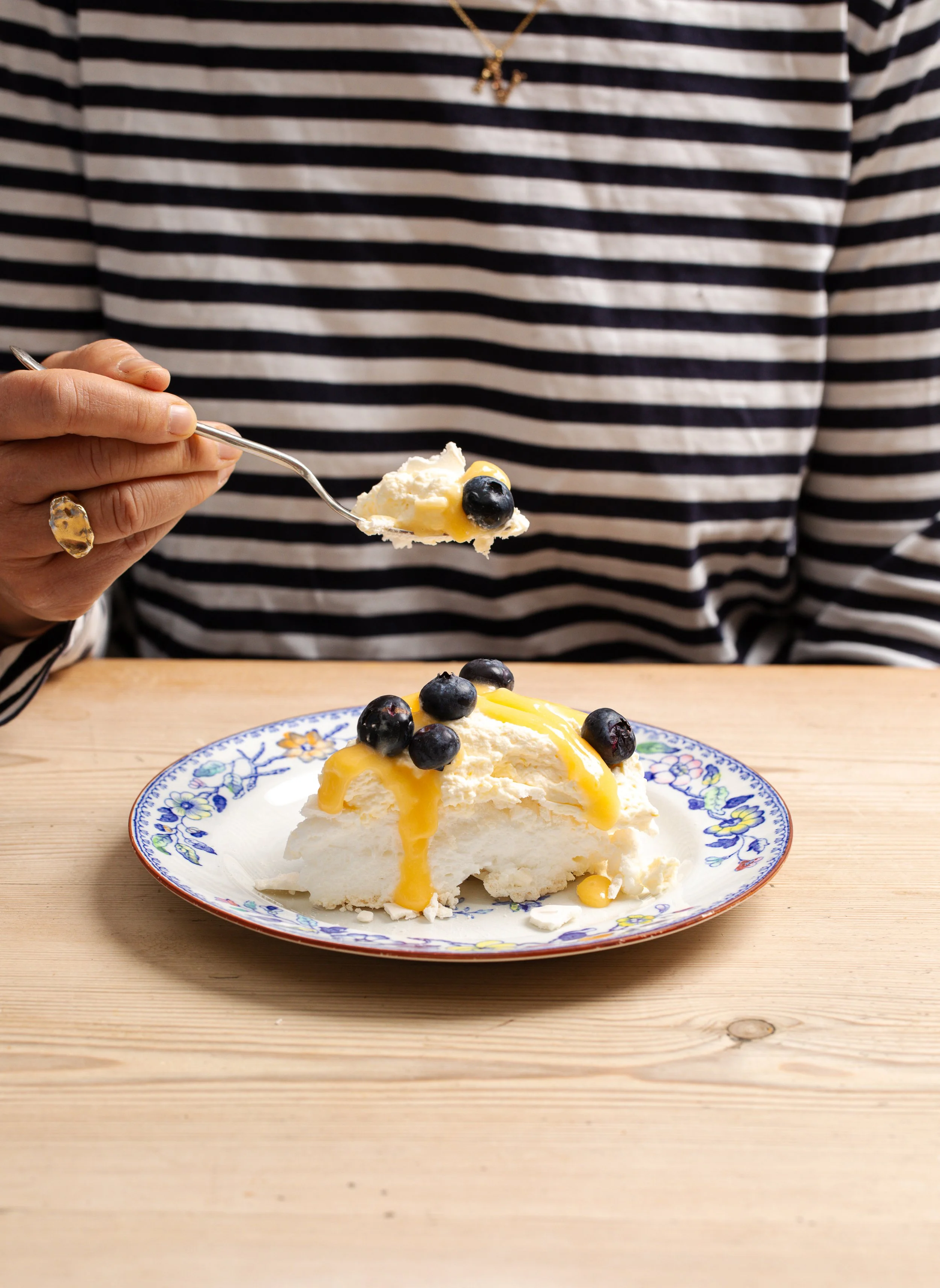 limoncello pavlova