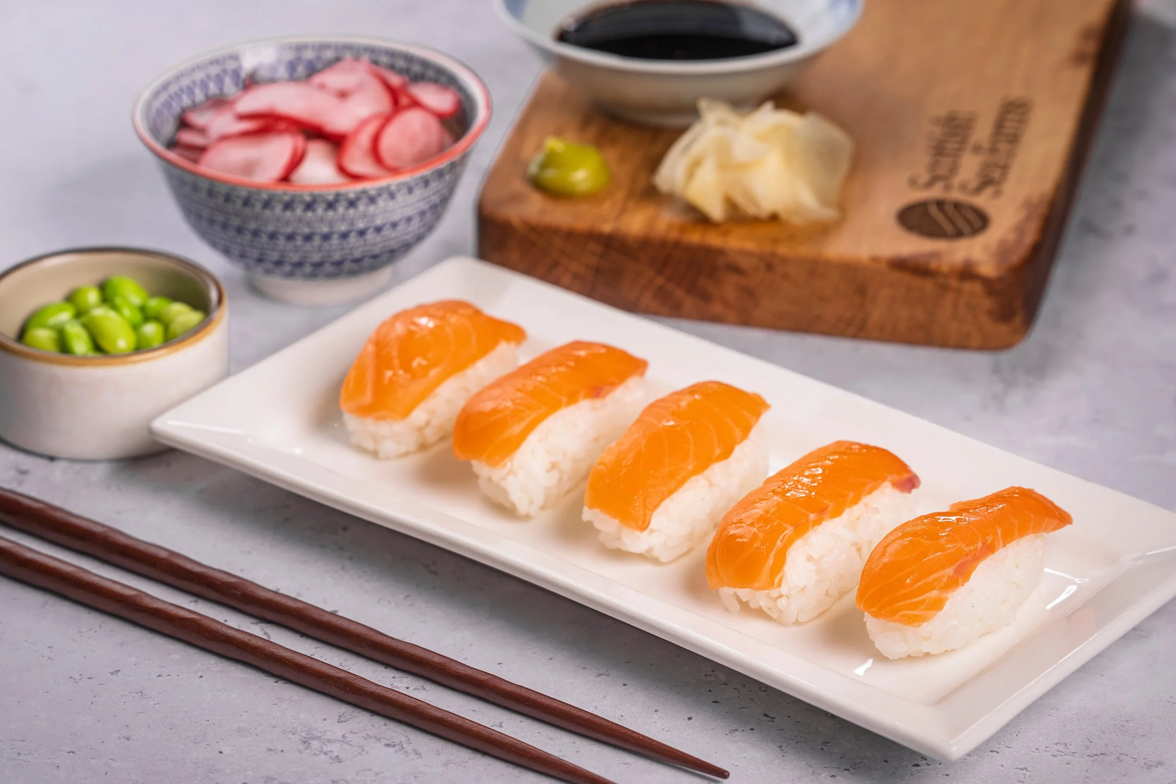 salmon nigiri