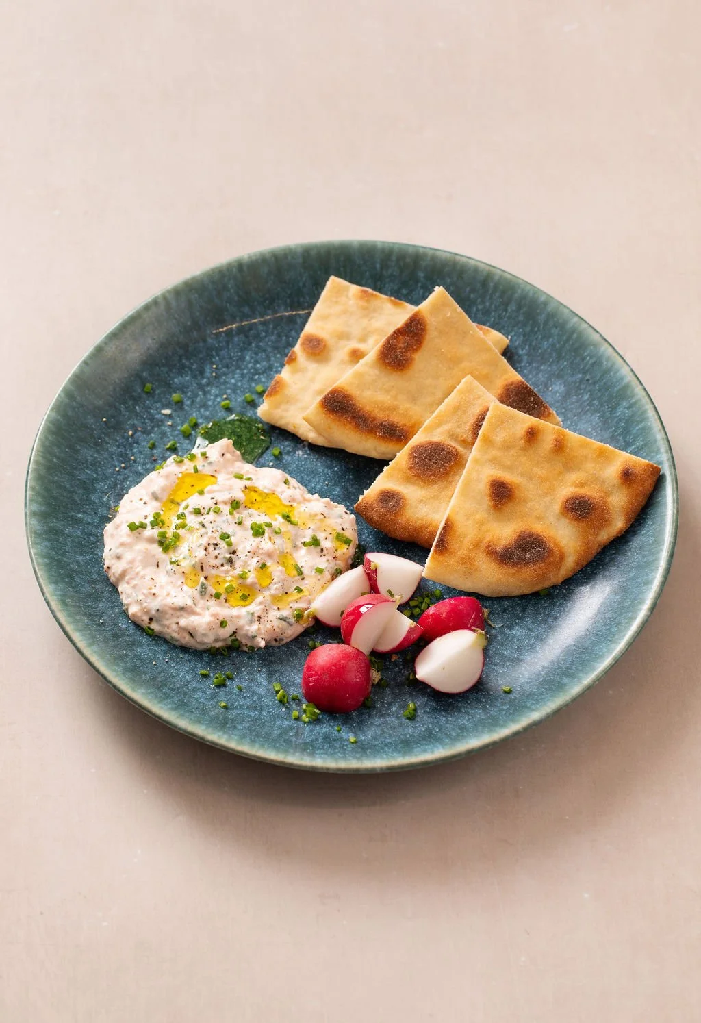 taramasalata with flatbread