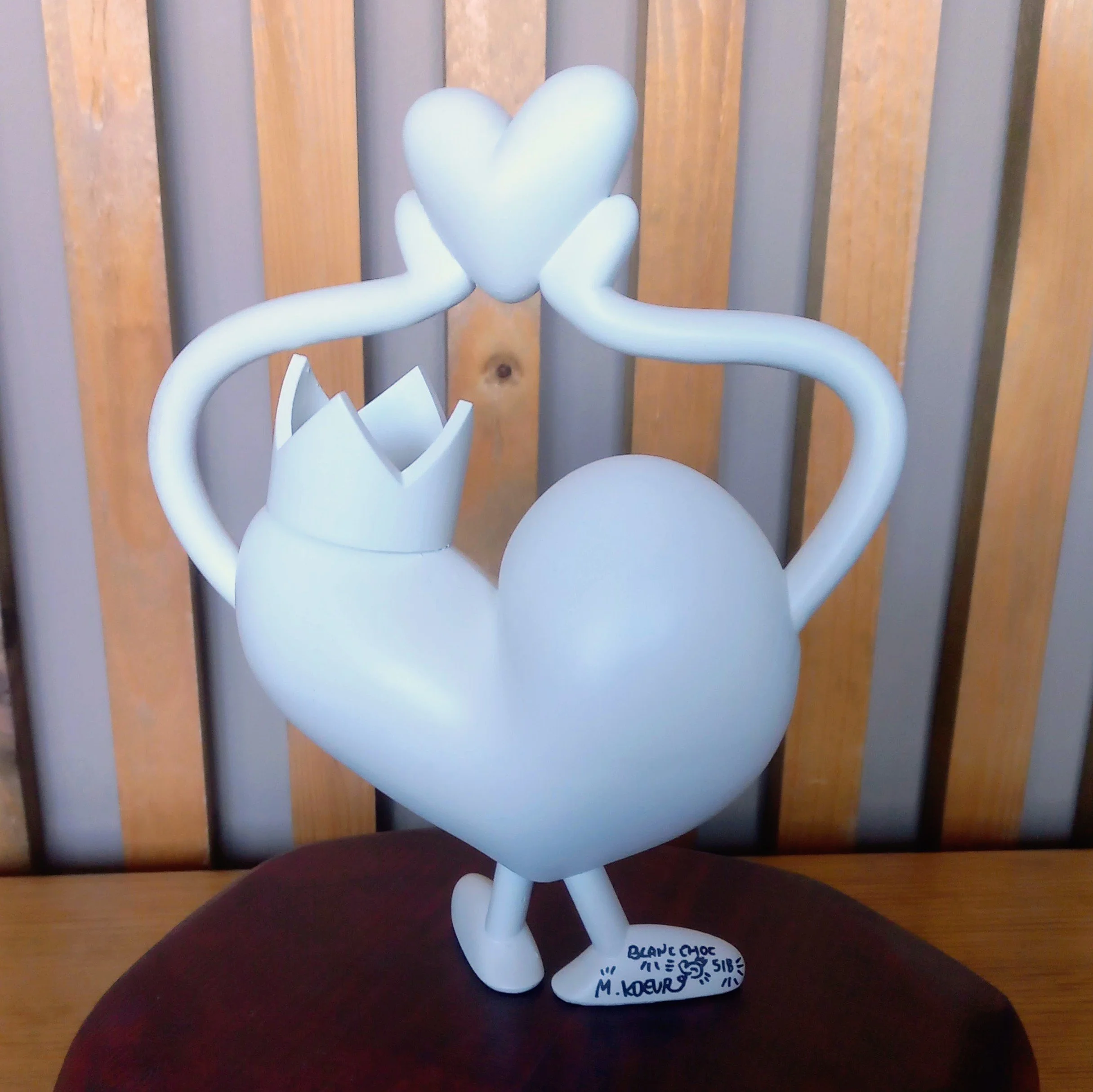 M.Koeur-2026-Haut-les-Koeurs_Blanc-Choc_004.jpg