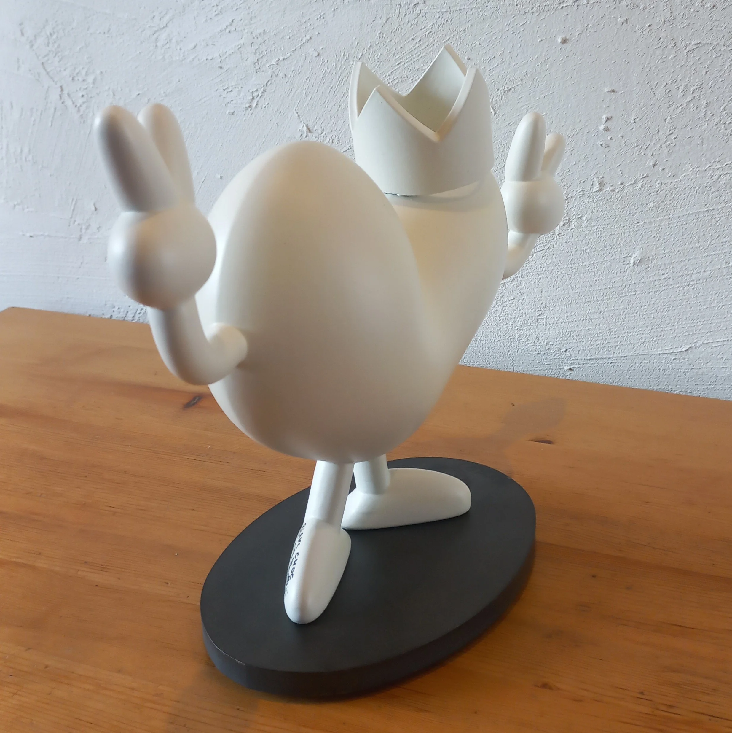 2026_M.Koeur_Statuette Koeur Double Peace White Edition_04.jpg