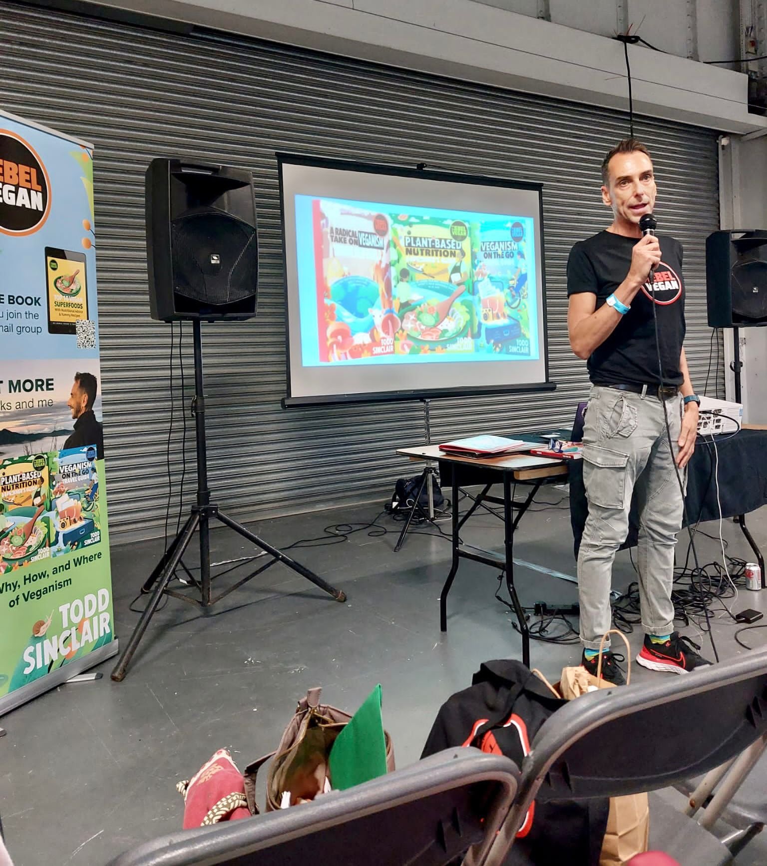 Todd Sinclair hablando en Vegfest 2022