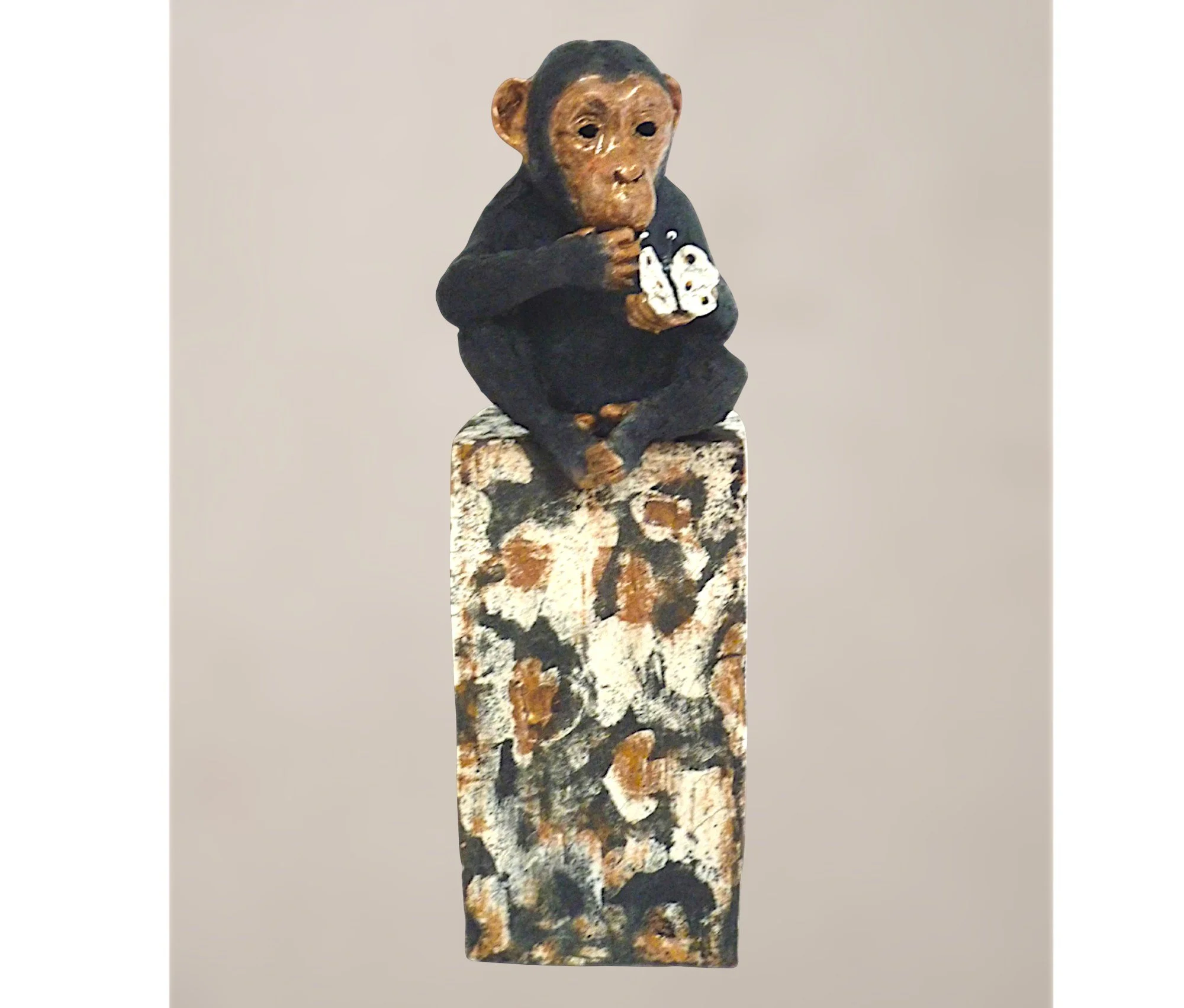 Kanda – Sculpture en Raku d'un chimpanzé