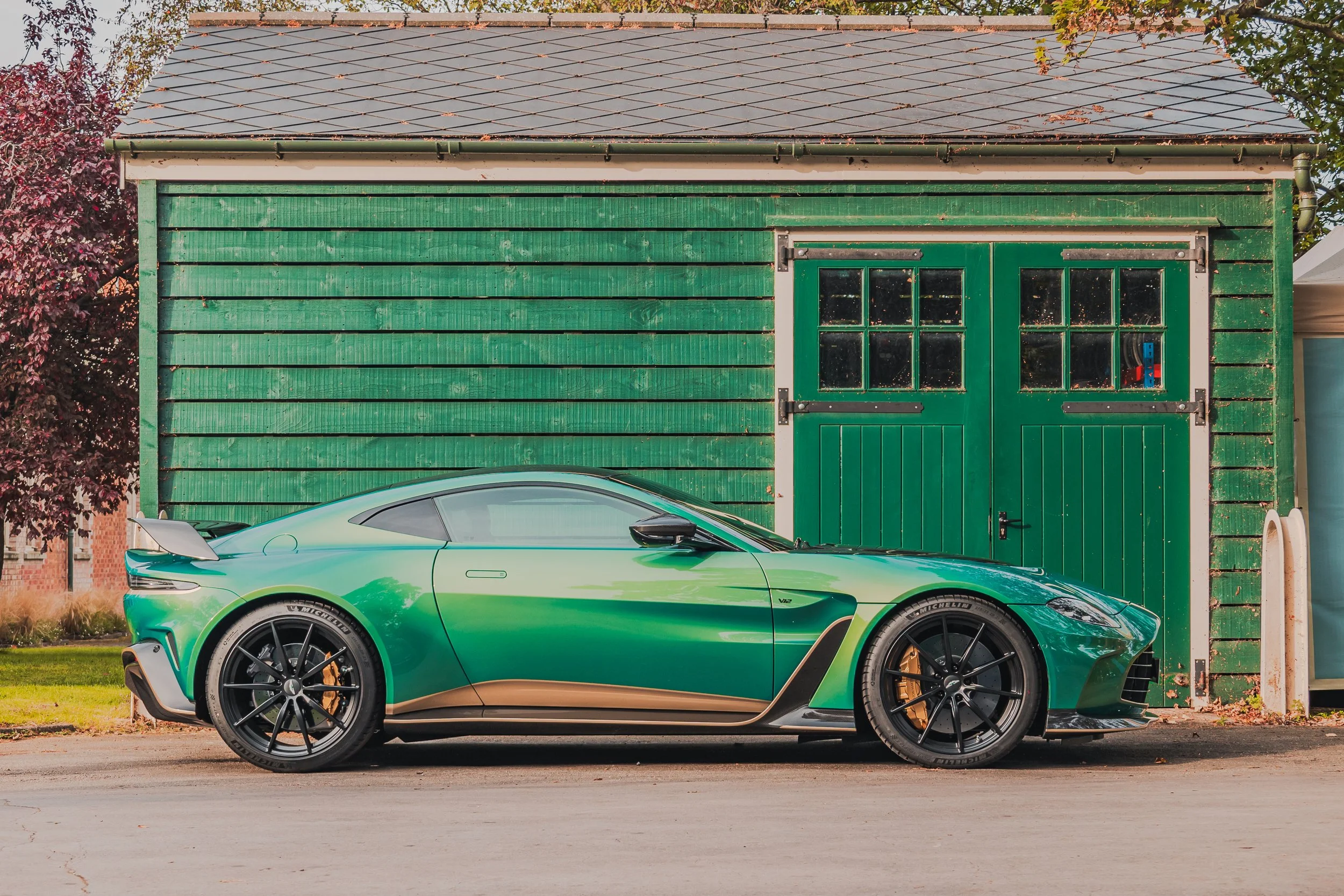 Aston Martin V12 Vantage - Bicester Heritage