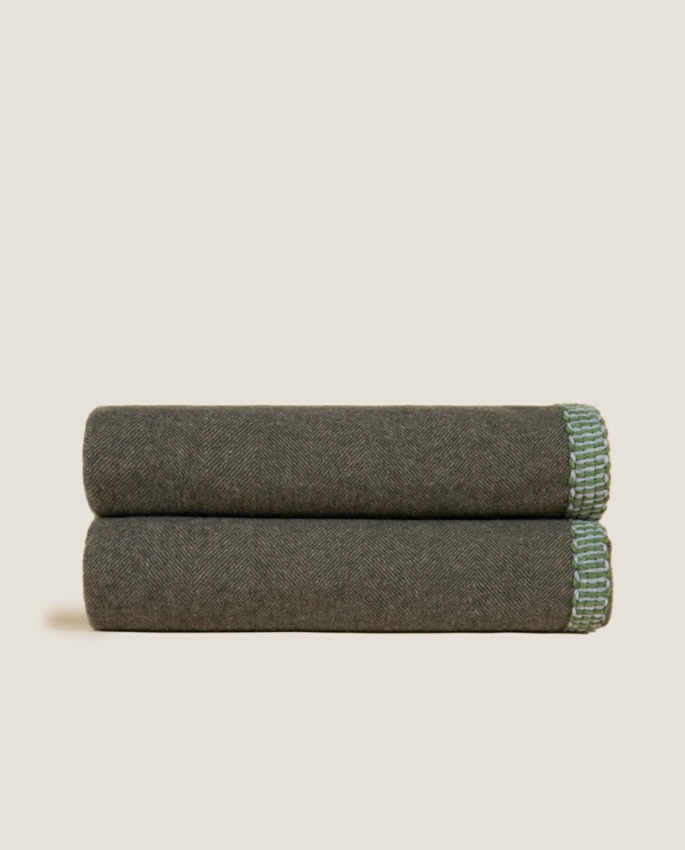 RELOVED CASHMERE MUSCHIO.jpg