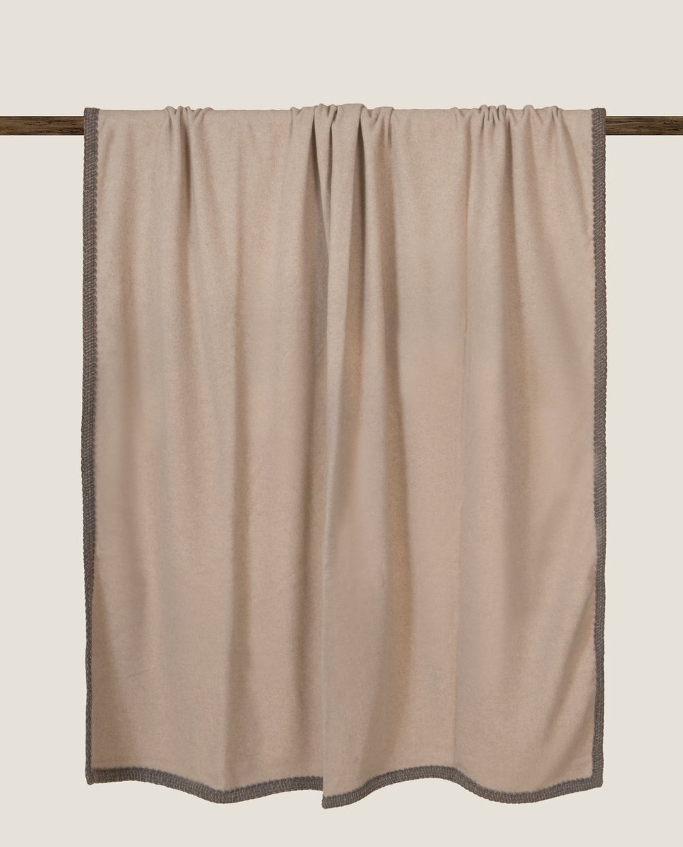RELOVED CASHMERE BEIGE BATAVIA (2).jpg
