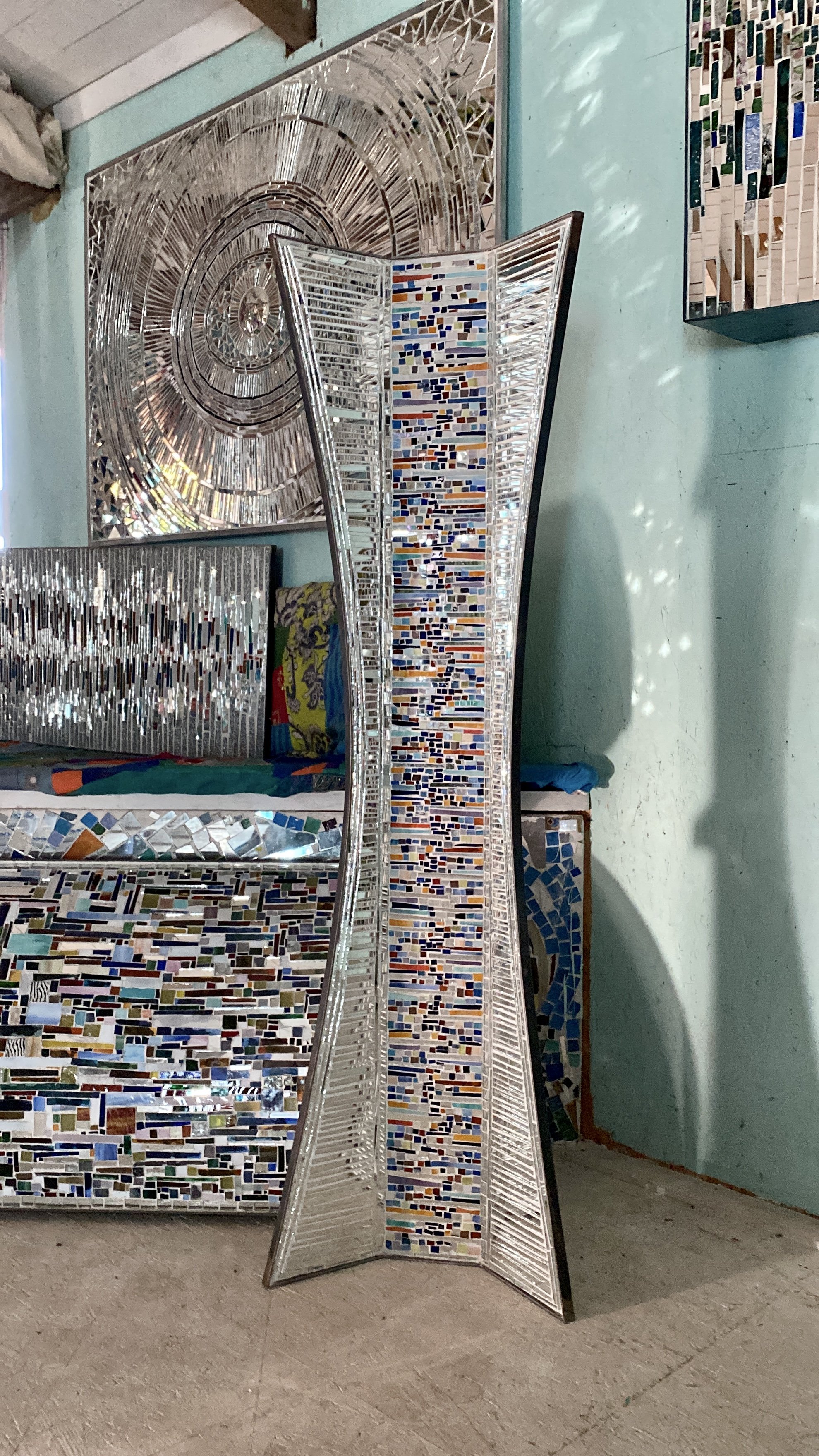 Slim corner of light 122 cm x 37 cm