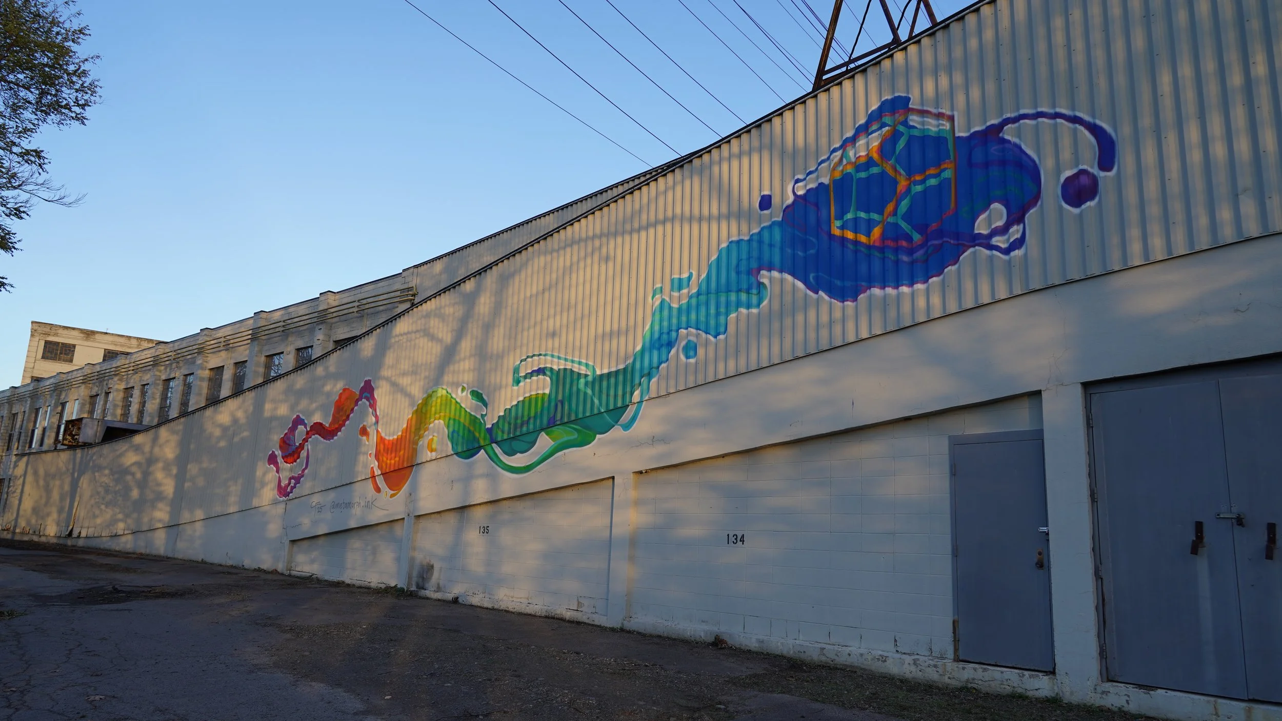 Muralist: Clove Flores /
Photographer: Shira Evergreen