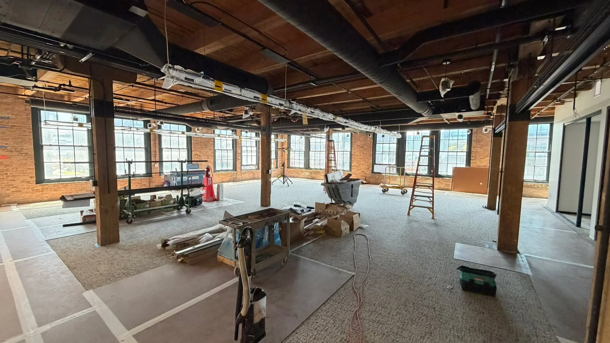 Construction on the core and shell of 212 N. Peoria is nearing completion, setting the stage for new retail and office spaces within the historic Fulton Market loft building.

FitzGerald is serving as architect for the adaptive reuse project, adaptin