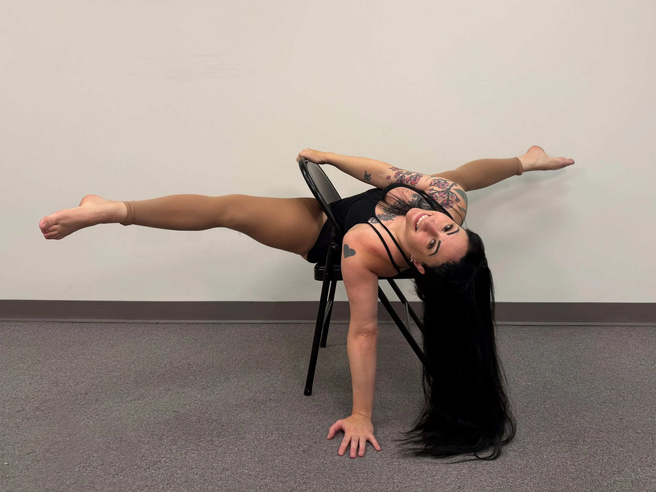 09-22-26 - No Heels - Straddle Layback 01.JPEG