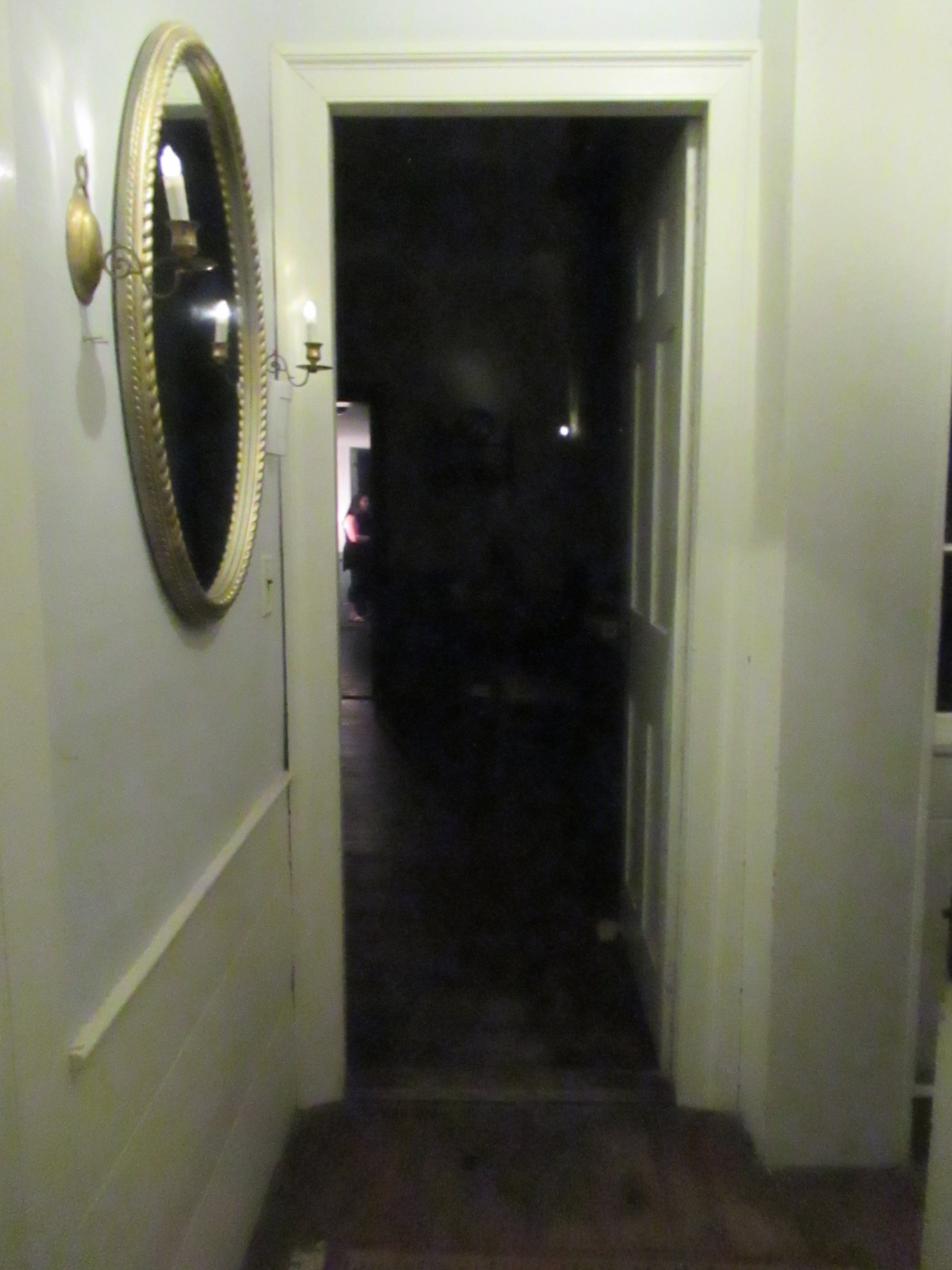 08-25-17 - Hallway 01.JPG