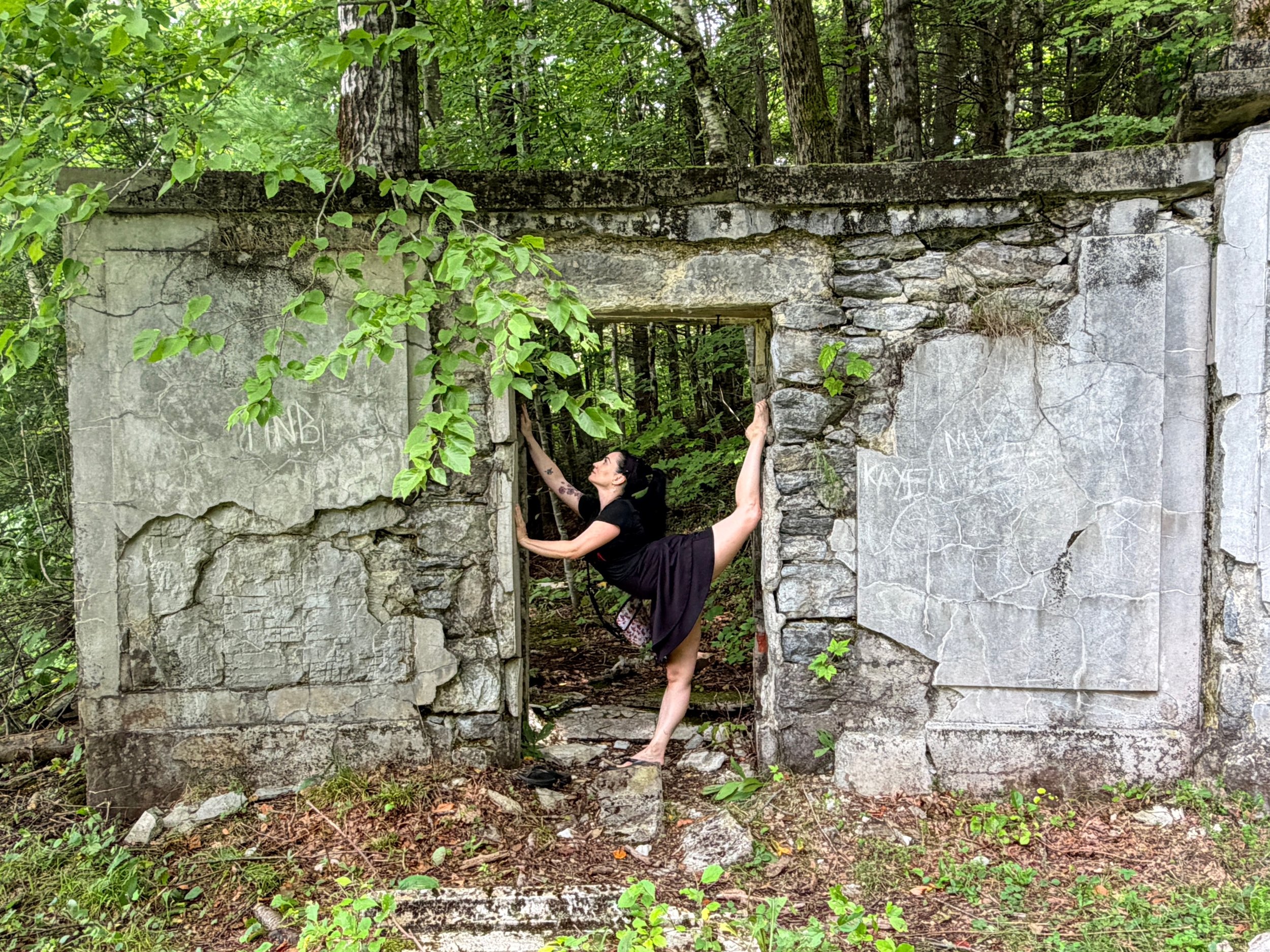 09-05-26 -Ashintully Mansion Ruins 04.JPEG