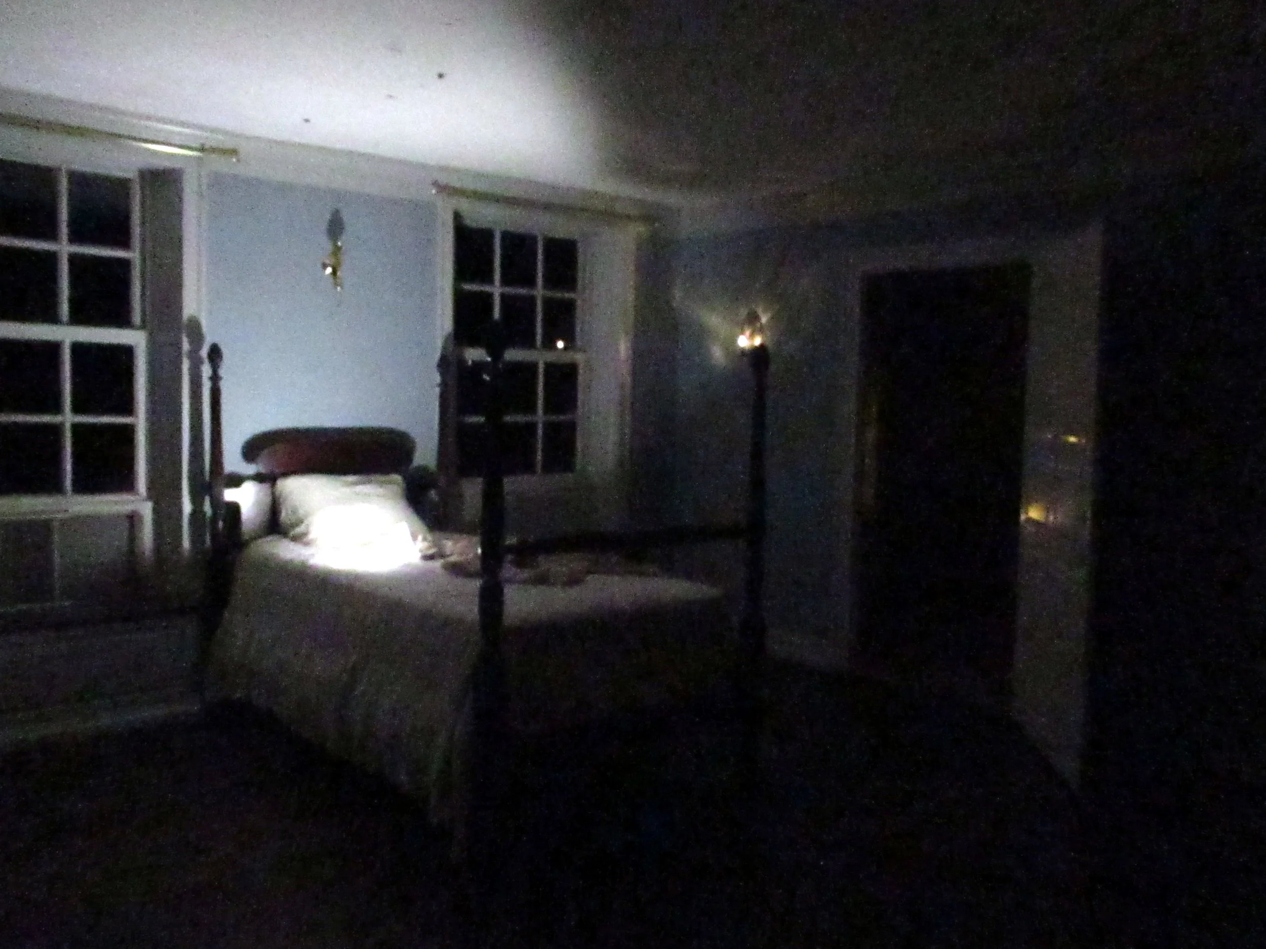 08-25-17 - Bedroom 01.JPG