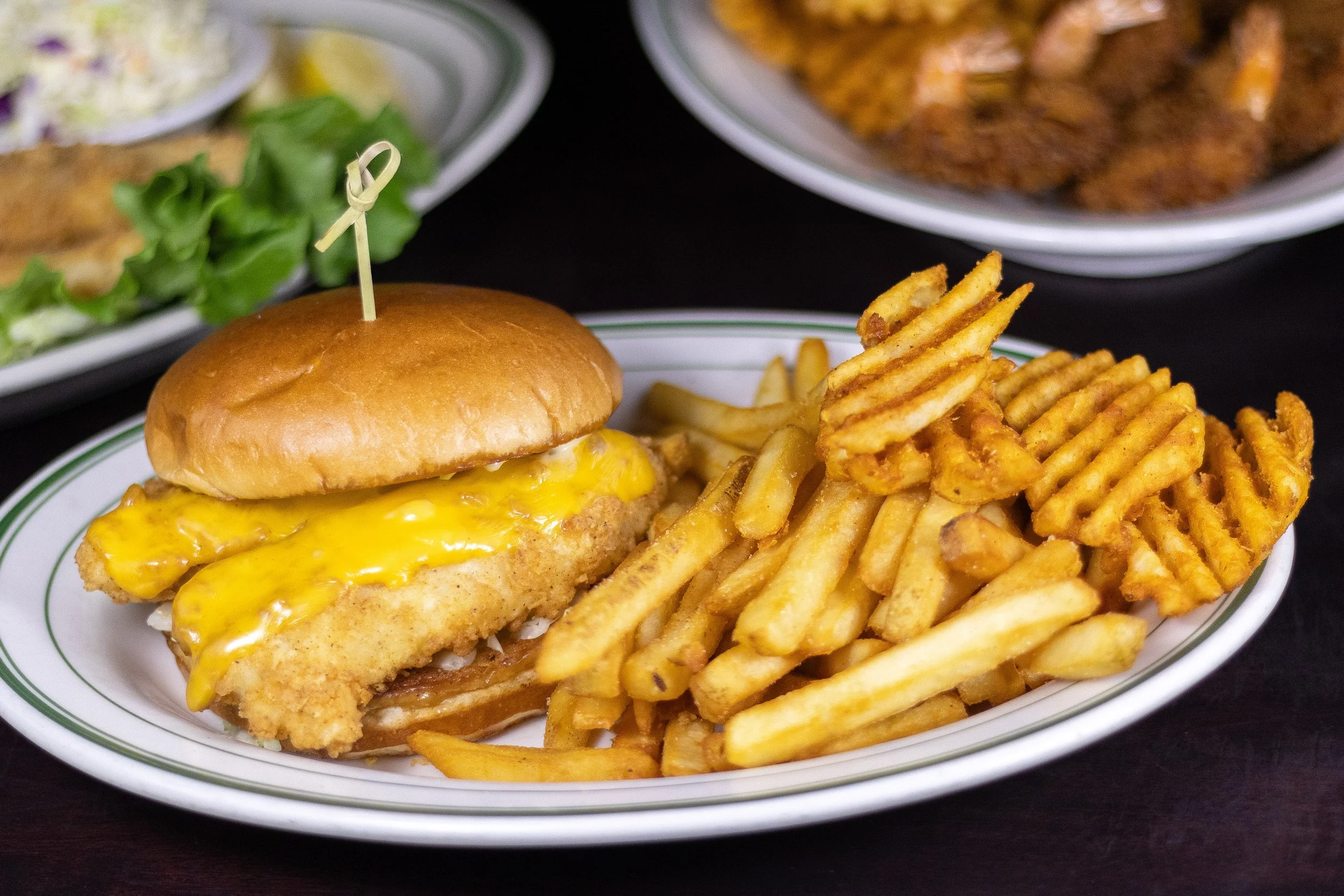 L13 Fish Sandwich - Lucky's 13 Pub