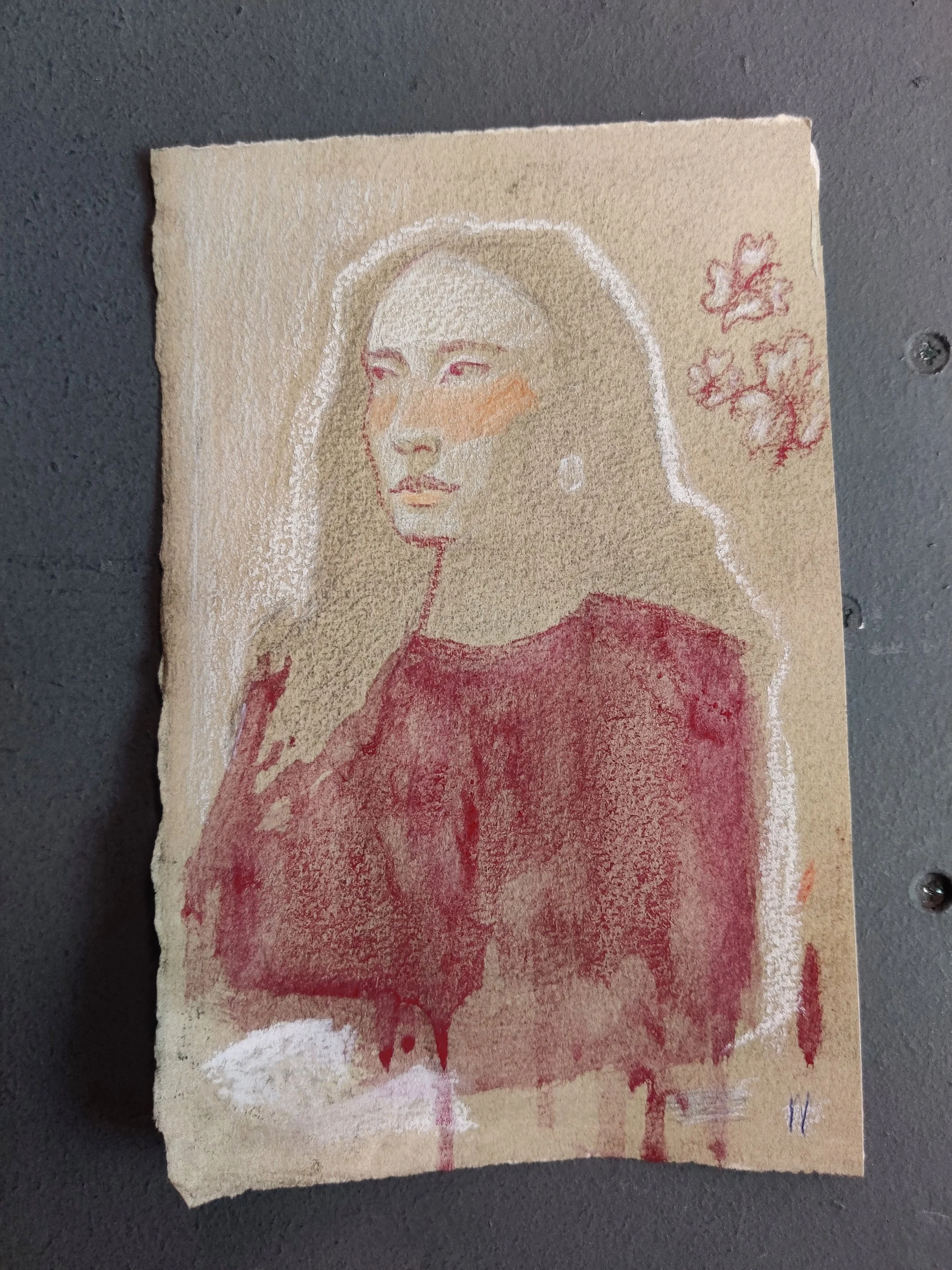 Un portrait artistique d'une femme avec des détails en blanc, rouge et orange sur un fond beige.