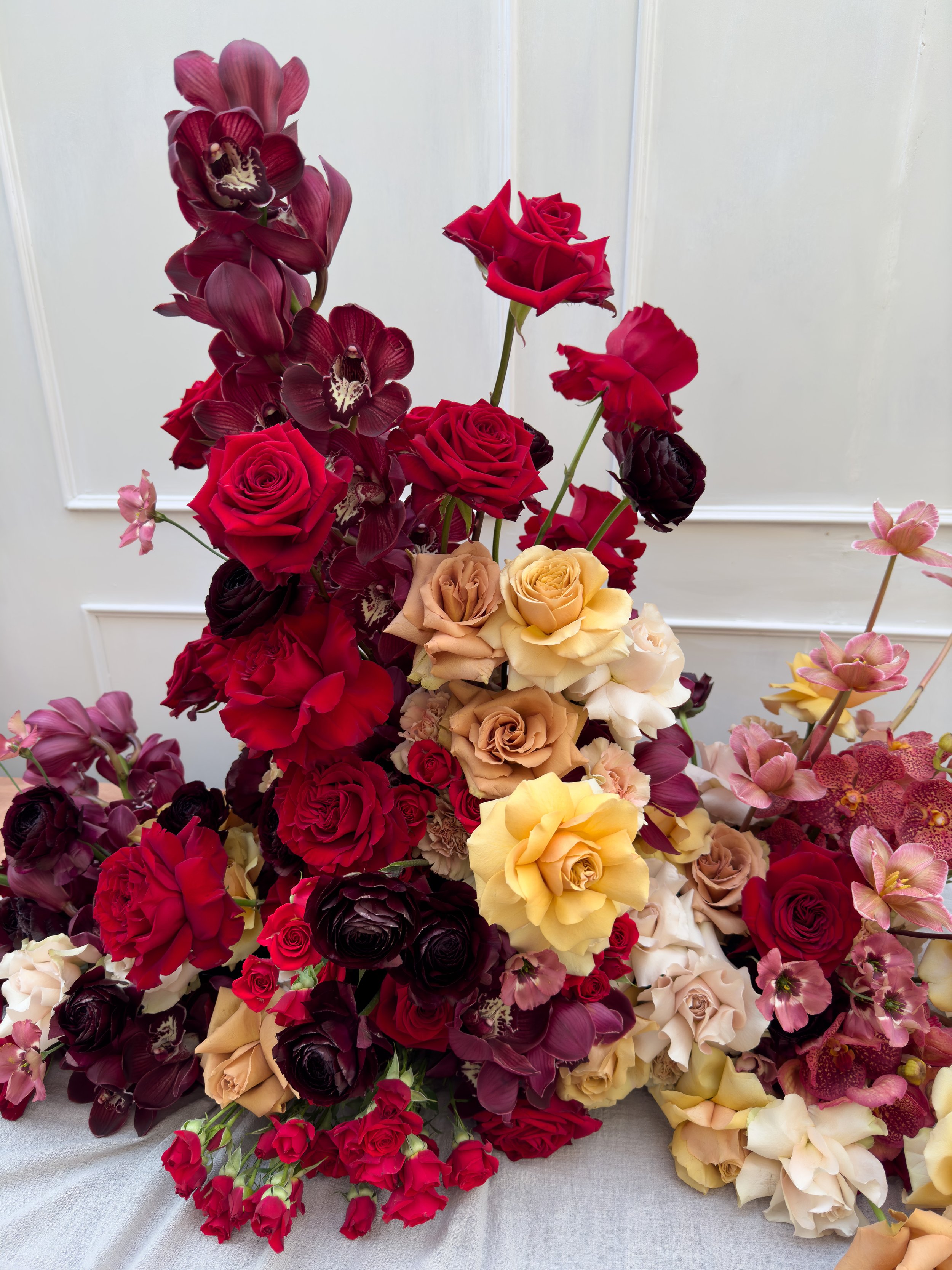 Large floral display for bar BAFTA CHANNEL 4.jpg