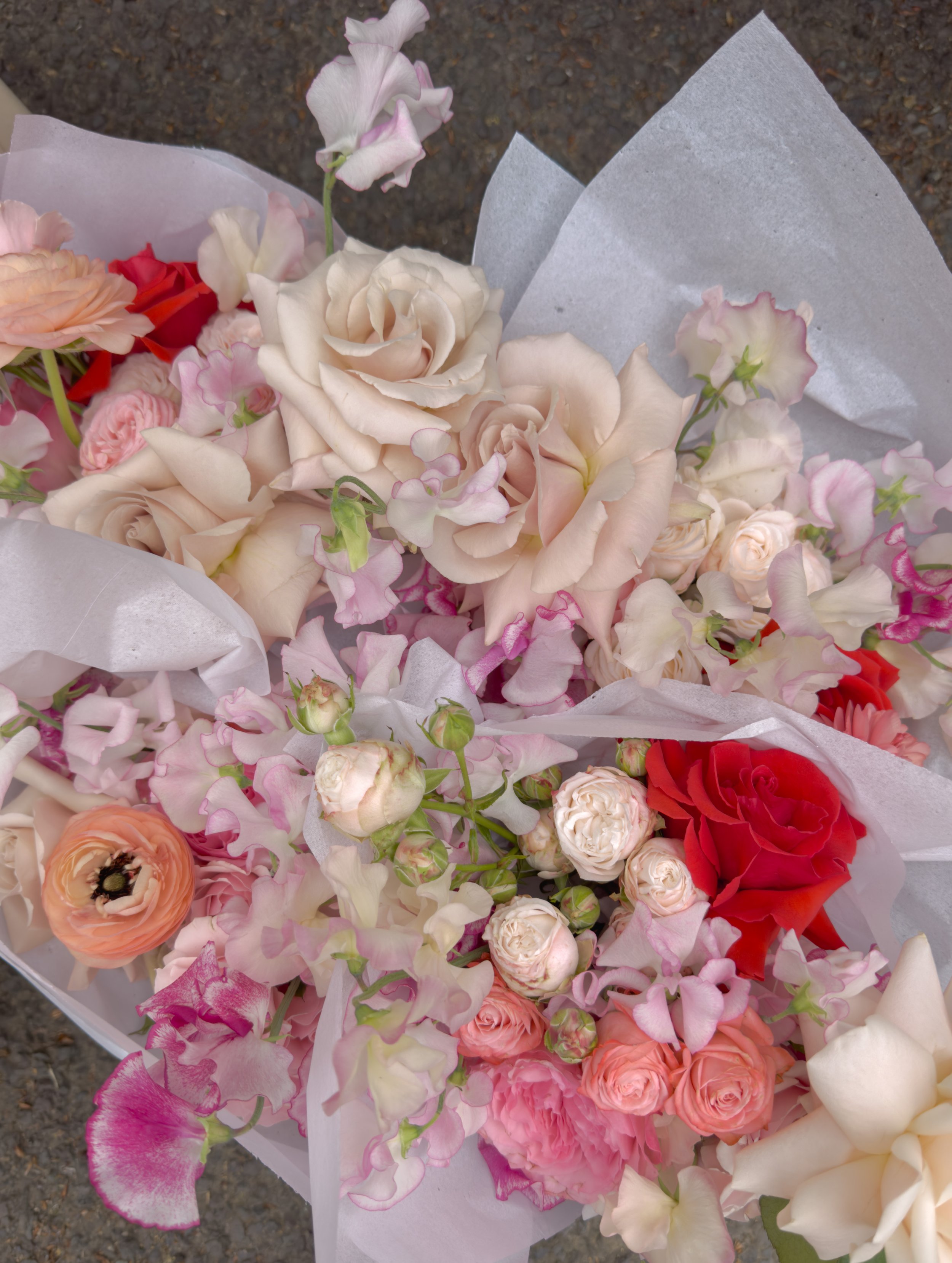 Spring wedding bouquets by Blume.JPG