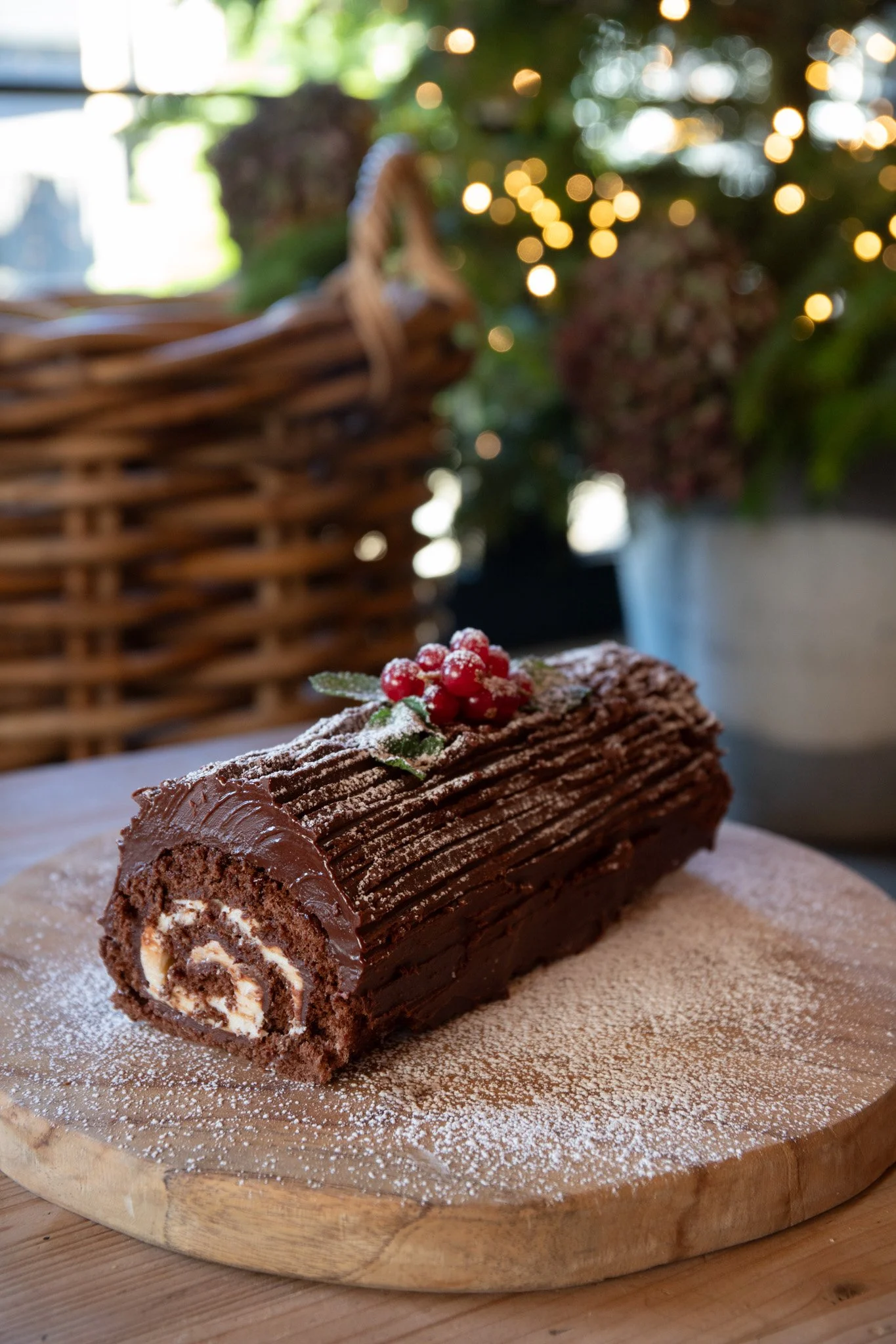 FOLK - Christmas Yule Log -5.jpg