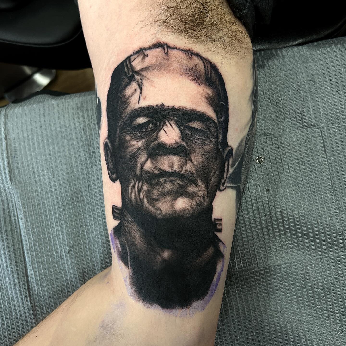 Thanks @spooky.kid for another fun piece. We added this handsome fella to the universal project over the weekend. Please bring me more creepy projects!!!!! 

#universalstudios #universalmonsters #frankenstein #frankensteinsmonster #frankensteintattoo