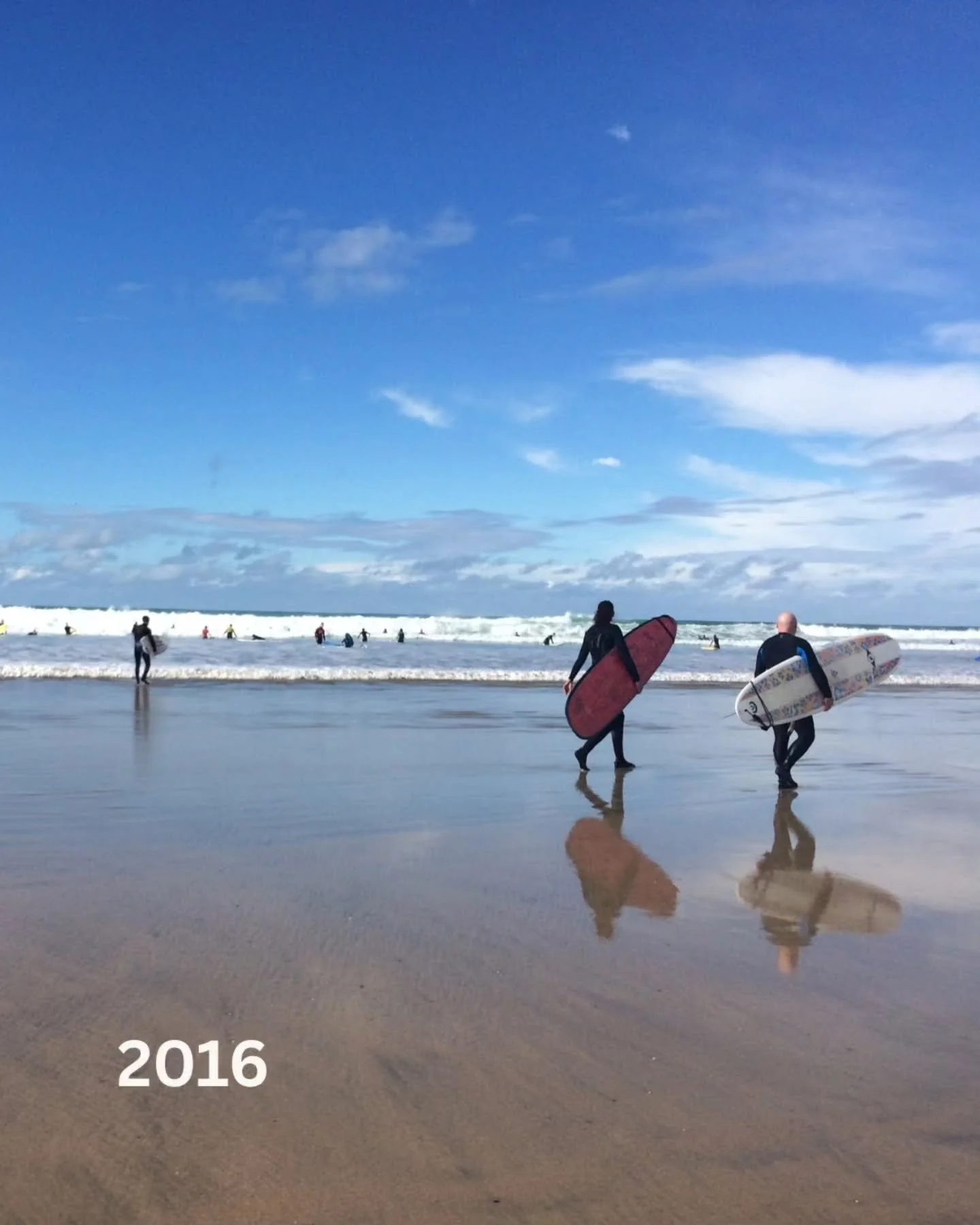 2016.

Ten years ago, I arrived here knowing I was starting again.

My life had fallen apart somewhere else, and I came carrying heartbreak, uncertainty, and a quiet determination to rebuild.

I moved closer to the ocean.
Took my first surf trip.
Rol