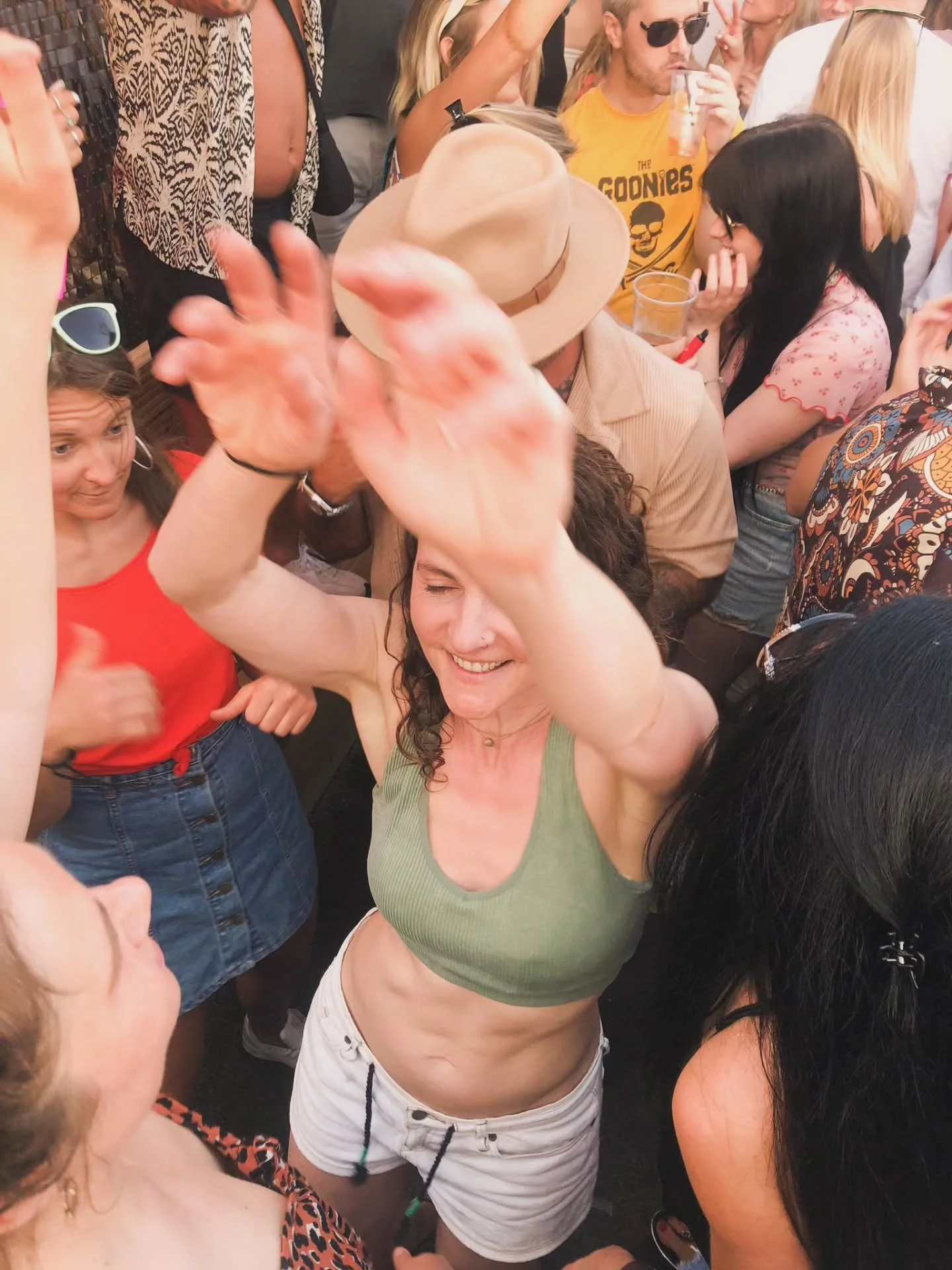 This is my kind of medicine 💃🏼 Give me a day party, good music, sunshine&hellip; and a bit of space to actually feel it.

I&rsquo;ve loved dance music for as long as I can remember, house, drum &amp; bass, being in a crowd, that moment the beat dro