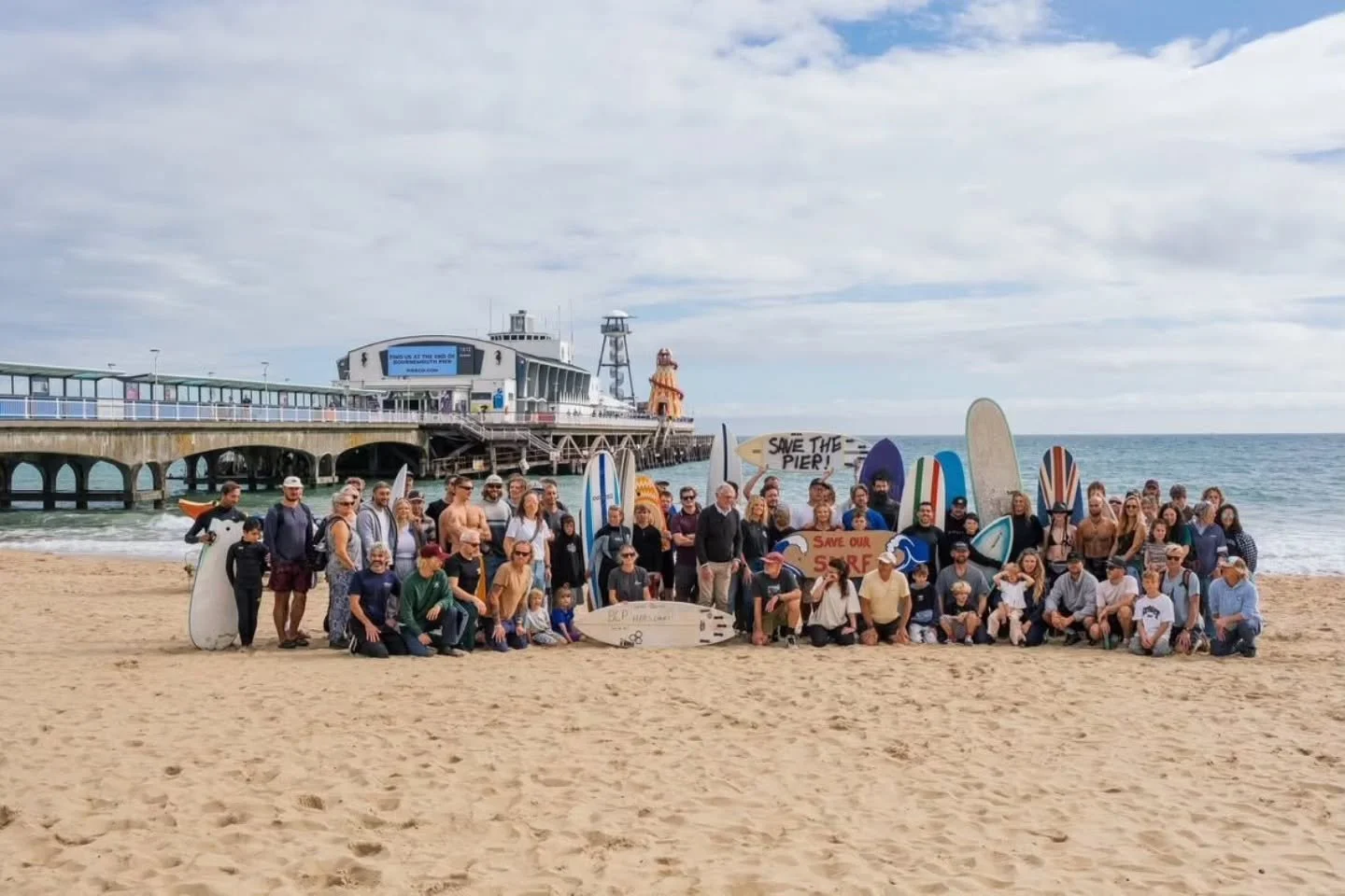 COMMUNITY 🌊 // There's something powerful about people coming together and speaking up for the places and things that matter to them!

I'm not always the most forthright when it comes to political issues, but I'm glad when I do understand something 