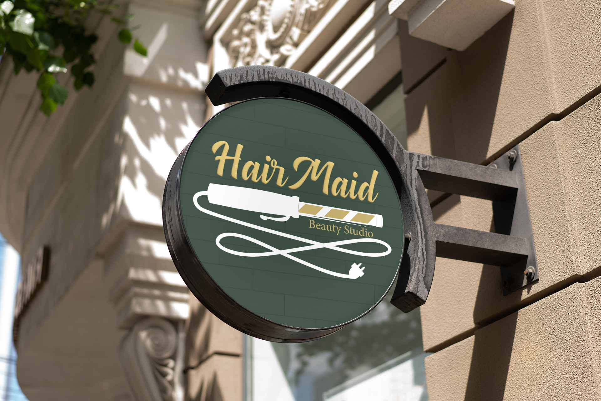 circular-sign-mockup-placed-outside-a-store-2224-el1.png
