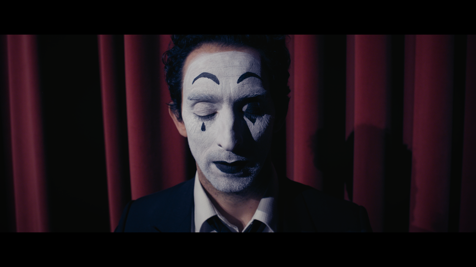MAIN MAX HD.00_15_21_15.Still136.png