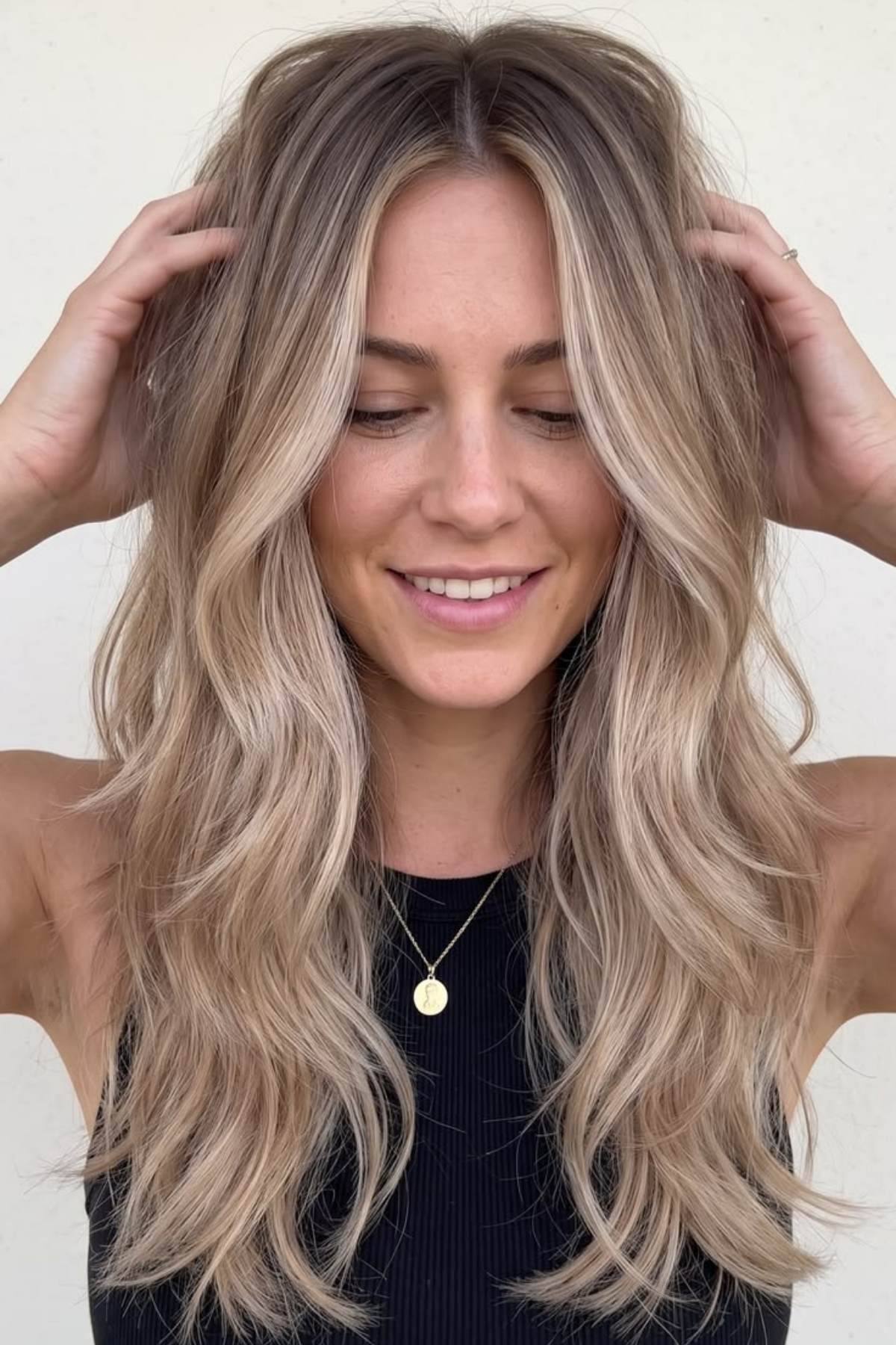 soft, low-contrast face-framing blonde highlights