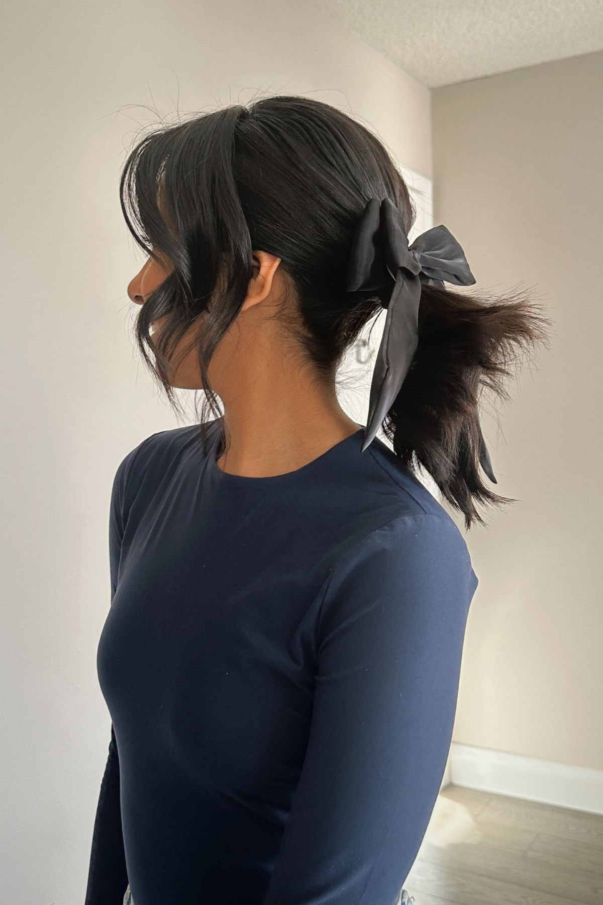 How to tie your hair in a bow like a Christmas present - Hair Romance