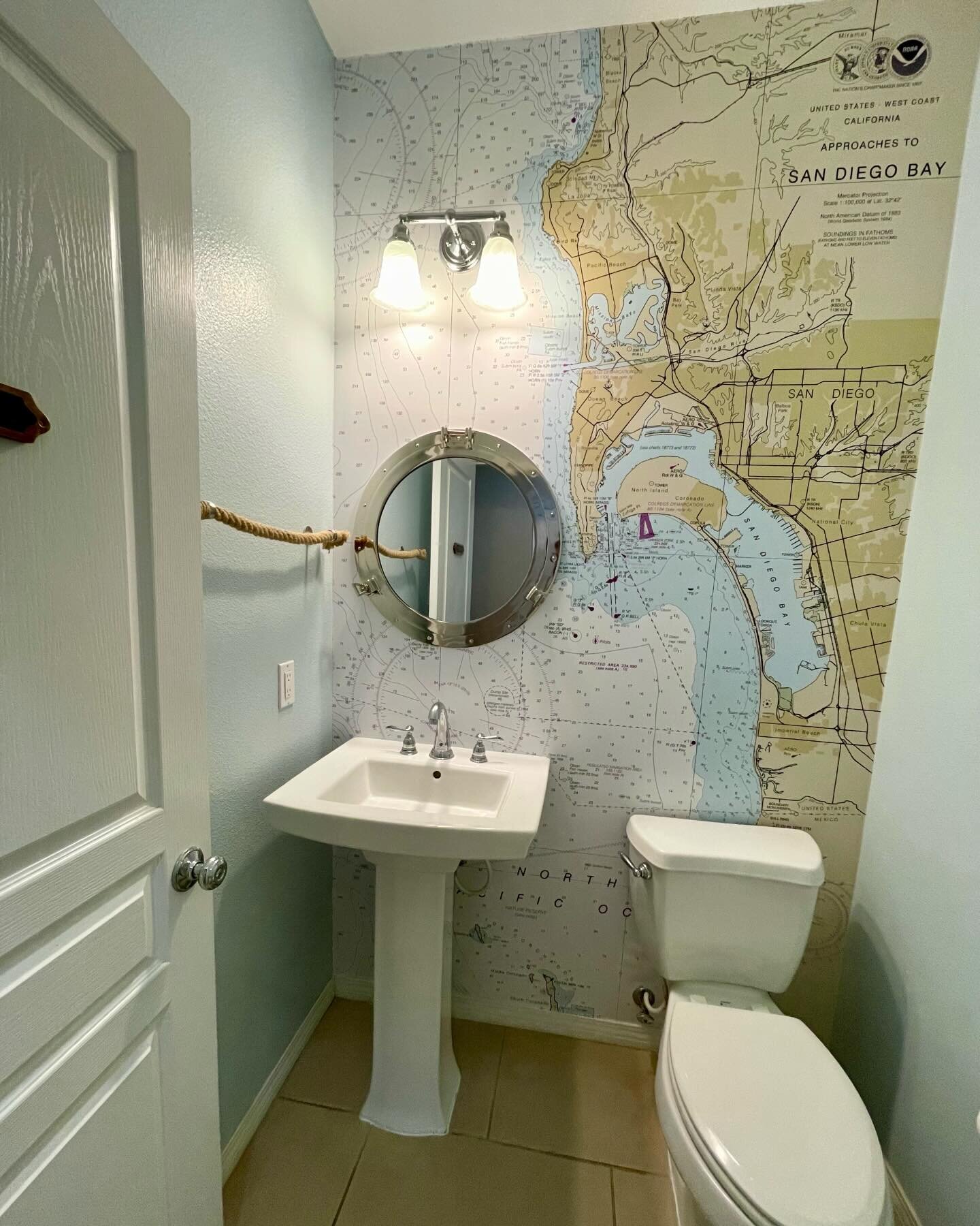 Elevate your space with exclusive charm! Our made-to-order custom wallpaper guarantees a one-of-a-kind masterpiece. 🌴 San Diego takes center stage, strategically positioned higher on the wall for a perfect view over the loo 🚽. Share with us &ndash;