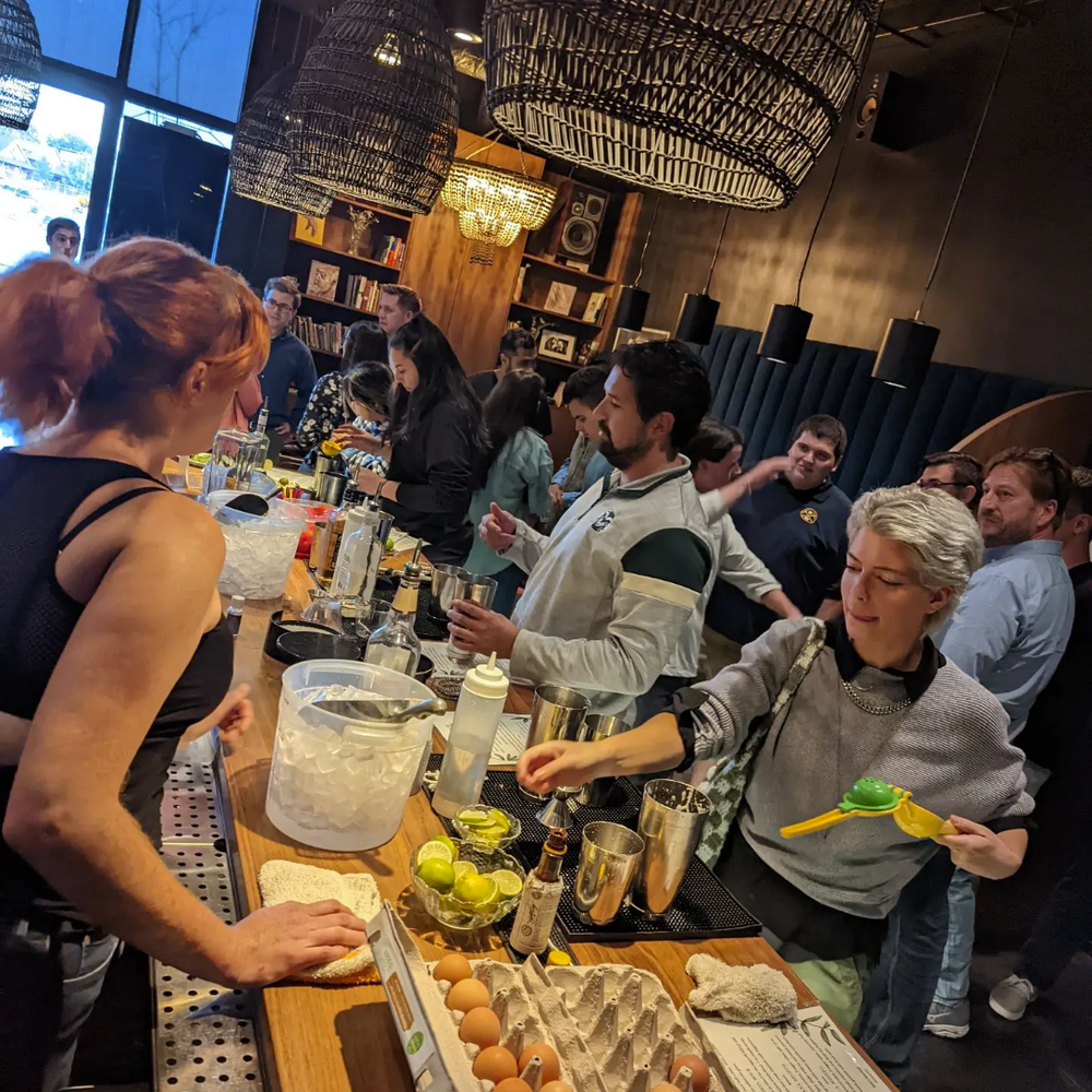 Mixology Classes Minneapolis | Mobile In-Person Cocktail Classes Twin