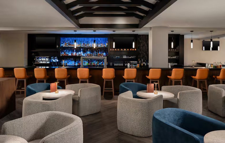 Cinnamon Bear Bar &amp; Grille