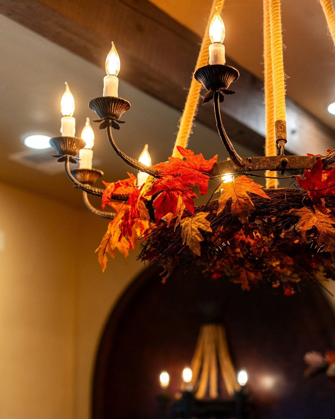 Cozy season looks good on Vaqueros! 🤎 The dining room feels cozy with fall tones, inviting textures, and a little extra inviting. Come in tonight and see for yourself! 🤠
#.....#mexicanfoodmt #mexicanfoodcolumbiafallsmt #mexicanrestaurantcolumbiafa