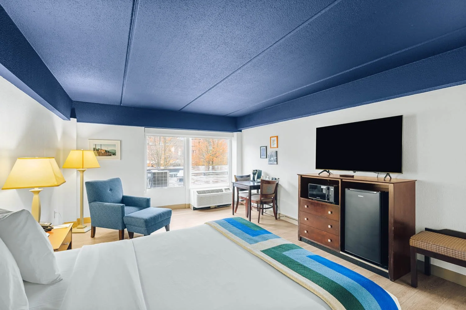 Standard Queen - HotelDownstreet-1Queen-218_12.jpg