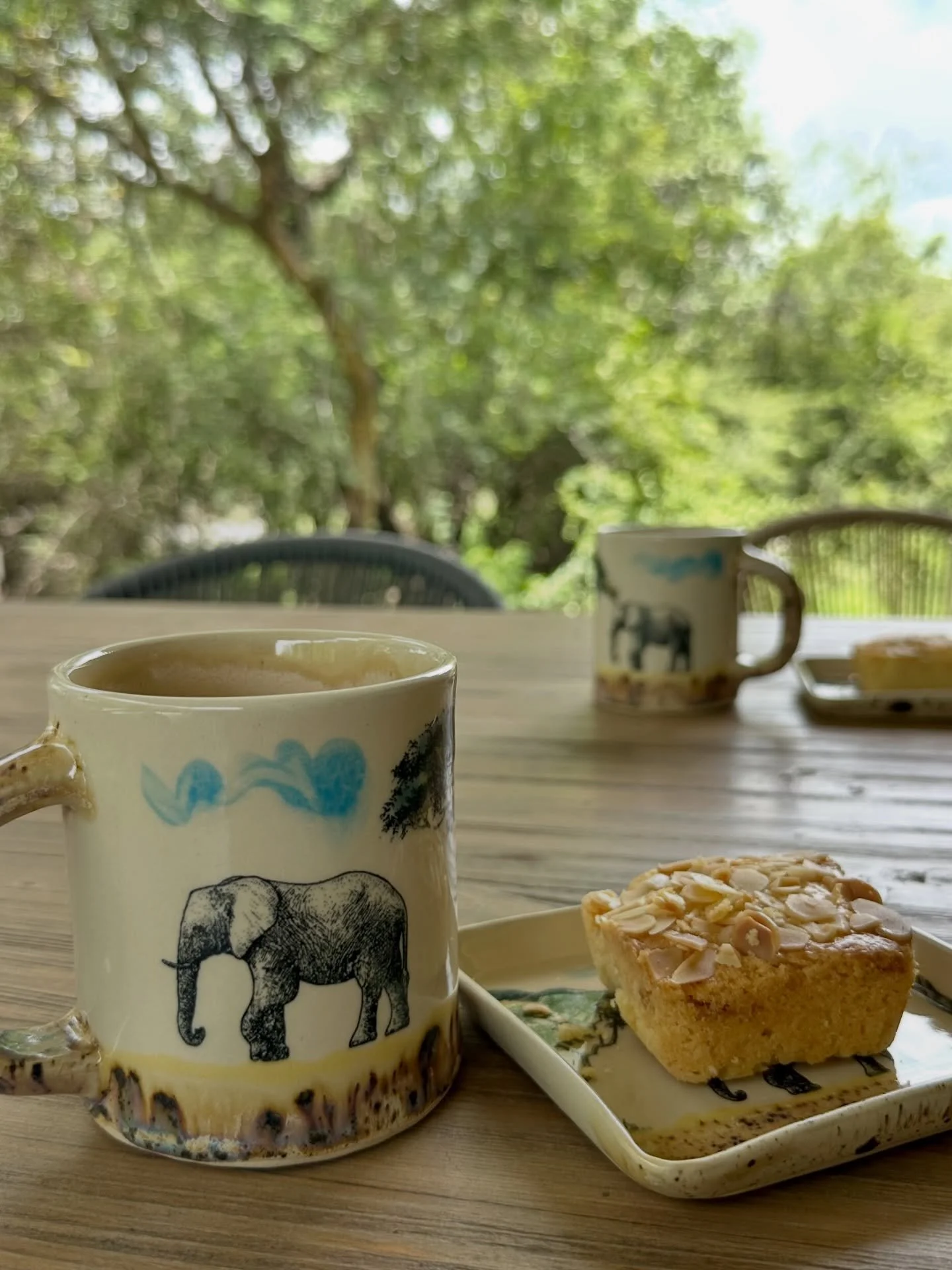 Many of you know we are avid Africa lovers. We found ourselves a gorgeous place on the river banks of the Sandspruit in South Africa. We named the place Riviersig - meaning river view. Off course I had to bring my own pottery. Follow @villa_riviersig