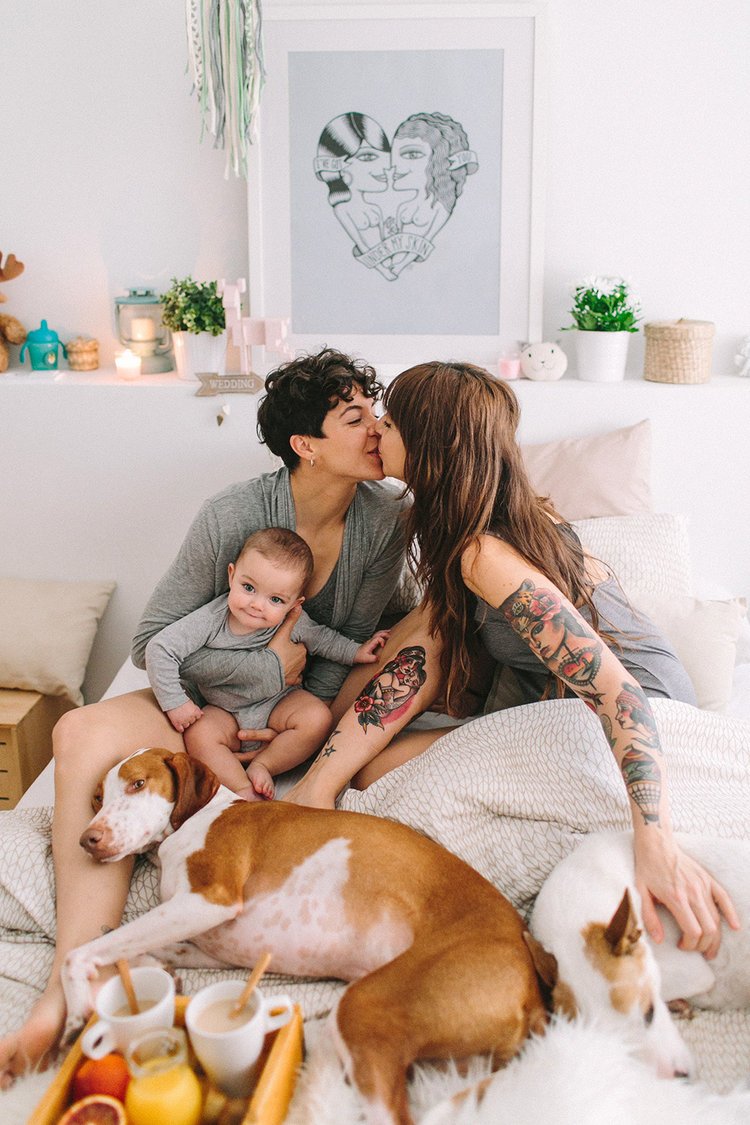 VERO + JANA + ALEX + KAKI + KAI: LAZY MORNINGS-FAMILY PORTRAITS