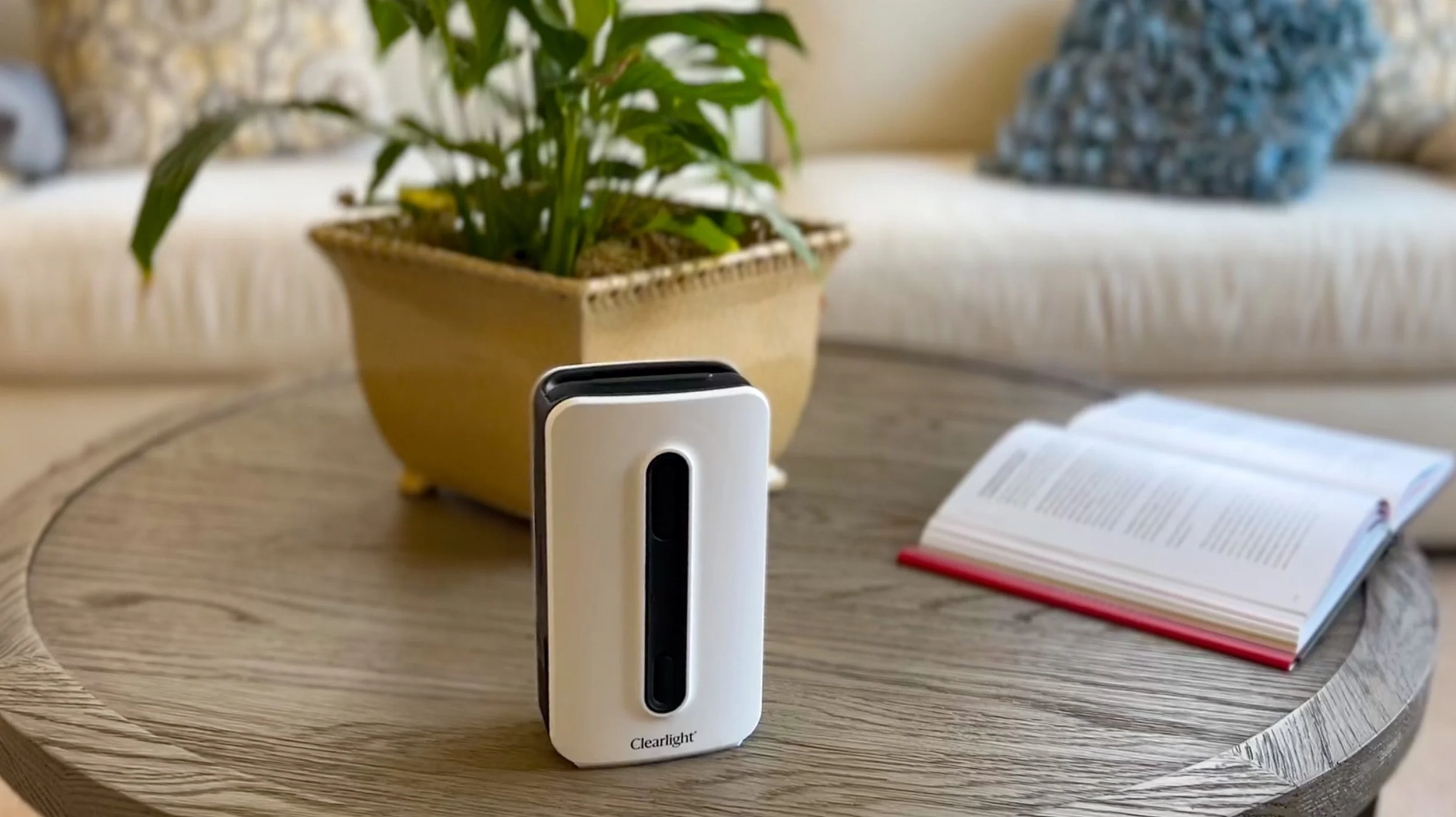 Newsbreak's Tammy Grey finds one-of-a-kind Mother's Day gifts, and highlights Clearlight's HaloOne, Sanc 5/Sanc 5 Pro, and Aromatherapy Diffuser as gifts that will help mom make health a priority all year long! May 3, 2024